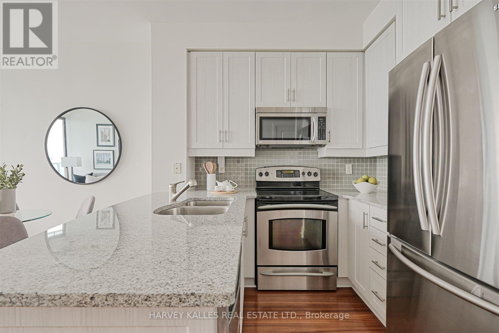 2906 - 18 Yorkville Avenue, Toronto (Annex), Ontario  M4W 1L4 - Photo 8 - C12208511