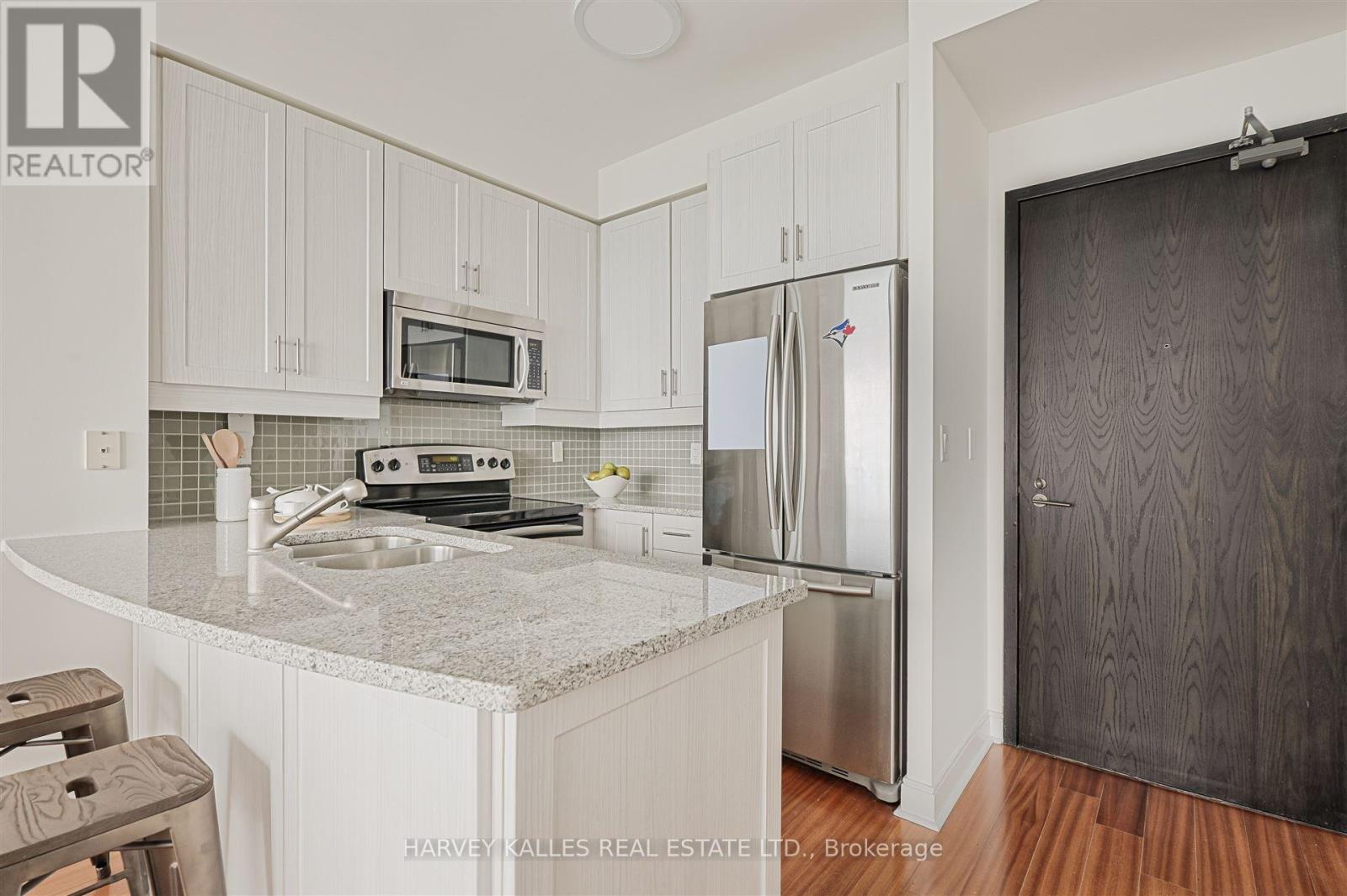 2906 - 18 Yorkville Avenue, Toronto (Annex), Ontario  M4W 1L4 - Photo 9 - C12208511