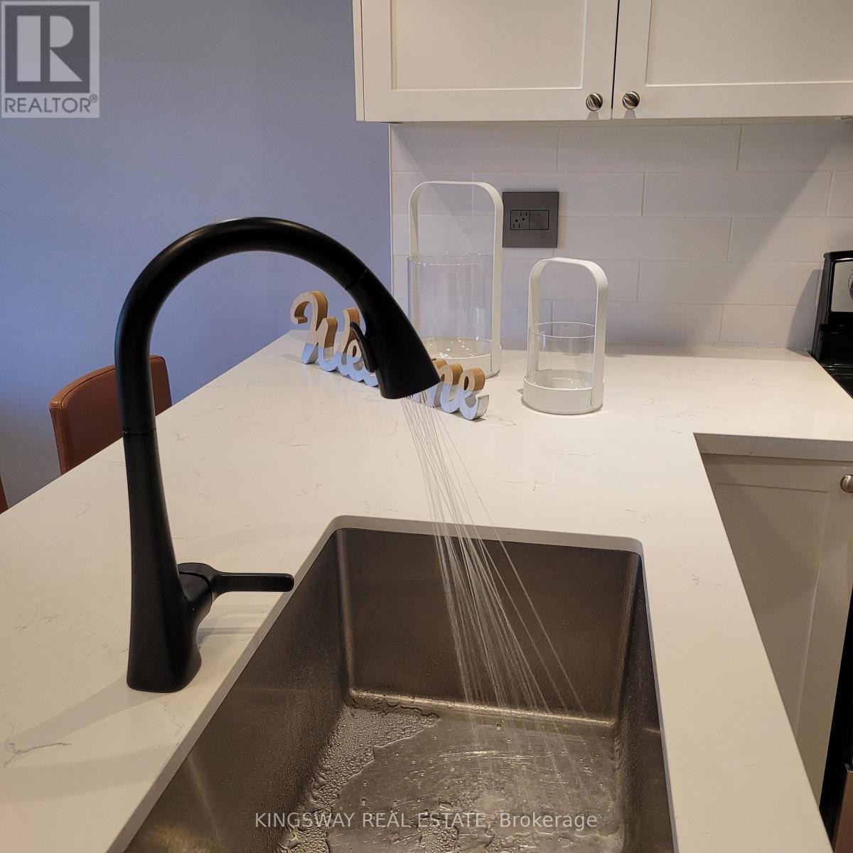 74b Coxwell Avenue, Toronto, Ontario  M4L 3A7 - Photo 12 - E12208519