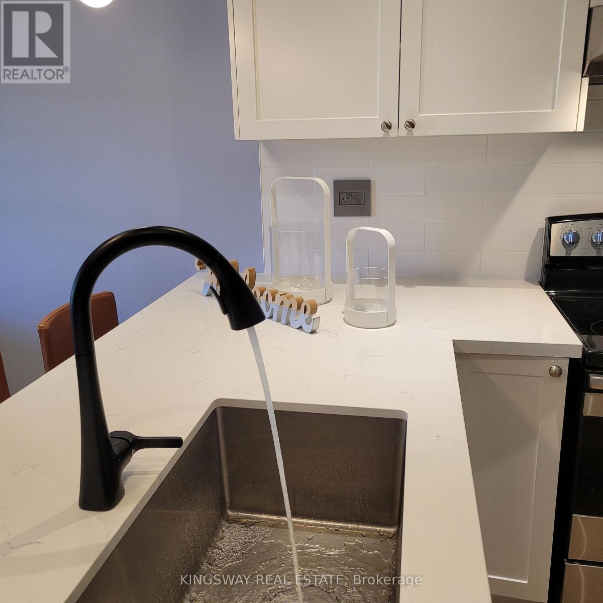 74b Coxwell Avenue, Toronto, Ontario  M4L 3A7 - Photo 13 - E12208519
