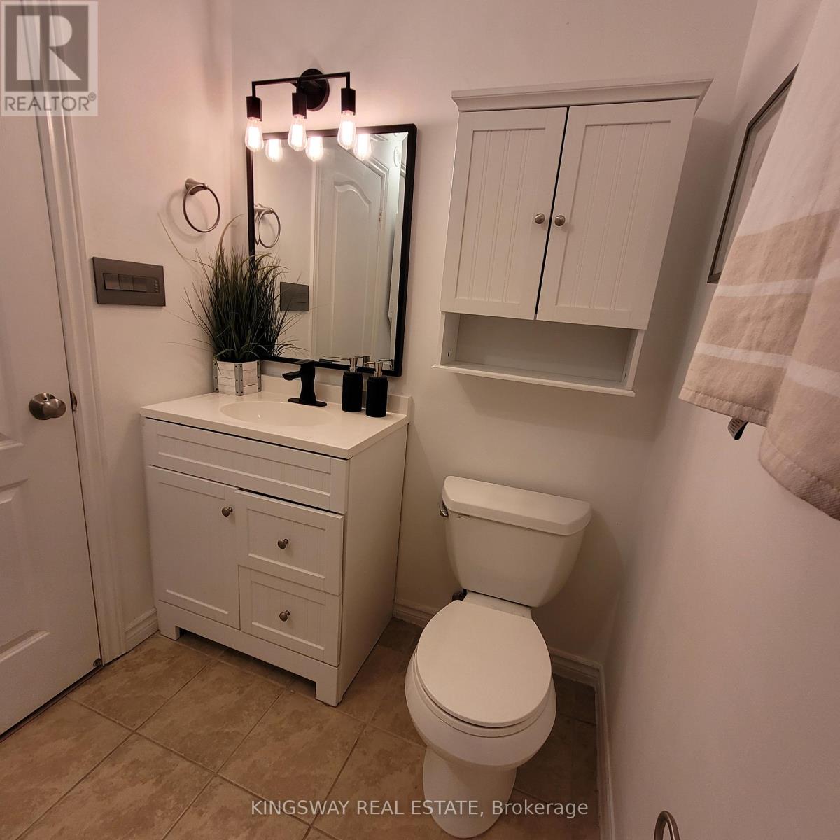 74b Coxwell Avenue, Toronto, Ontario  M4L 3A7 - Photo 22 - E12208519