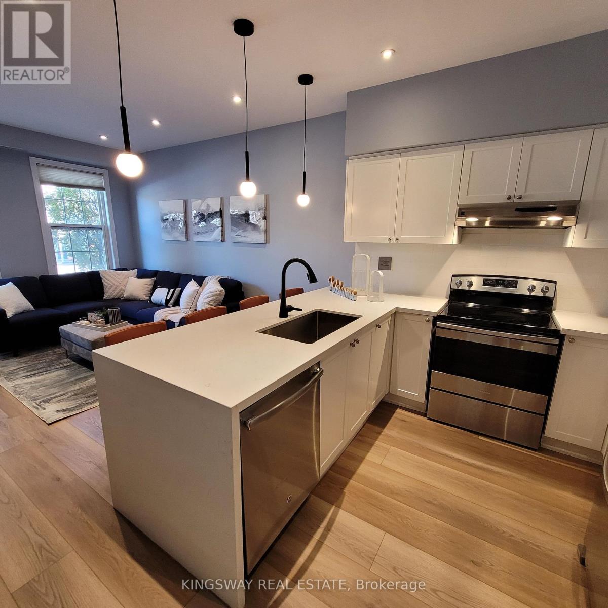74b Coxwell Avenue, Toronto, Ontario  M4L 3A7 - Photo 9 - E12208519