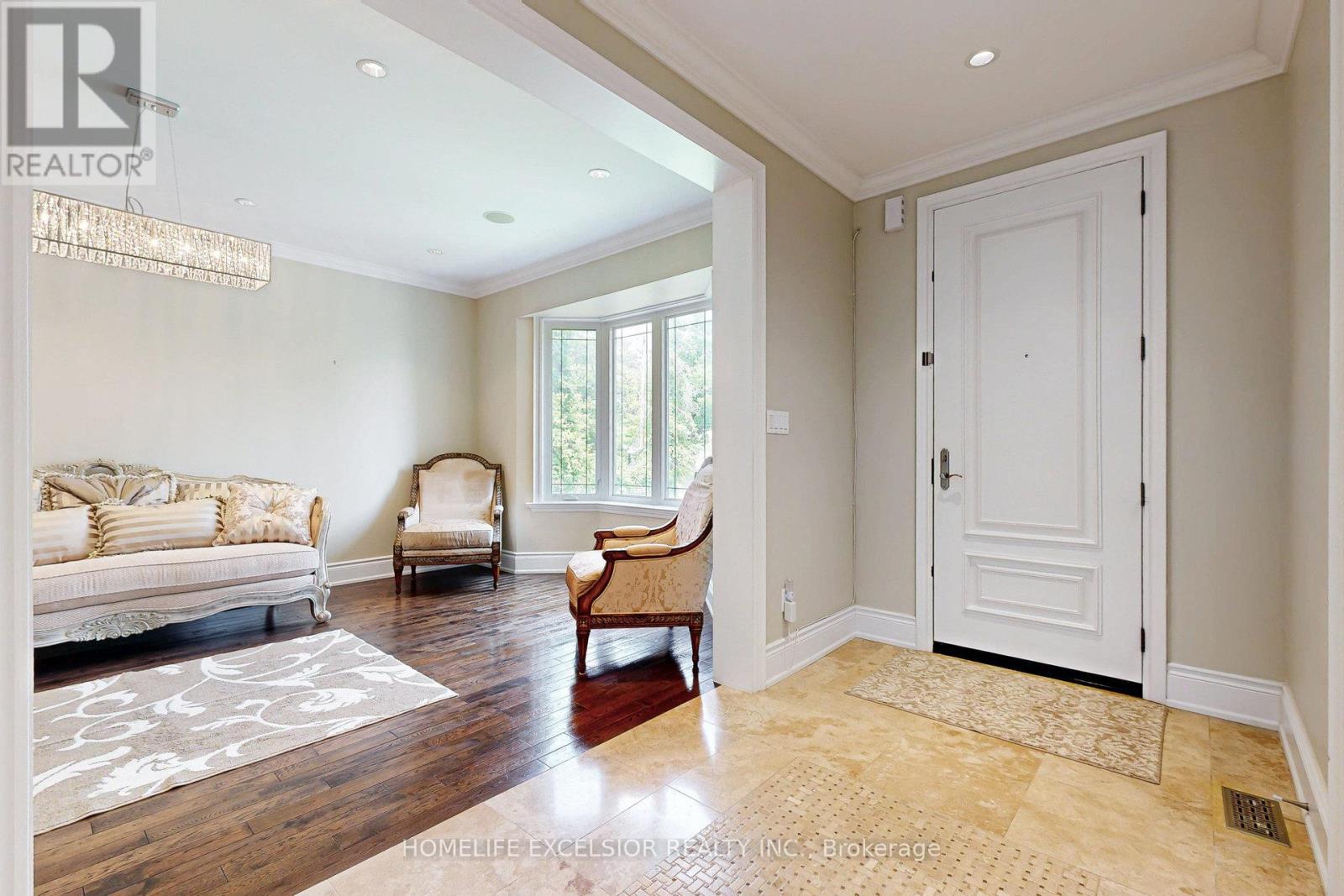 238 Sand Road, East Gwillimbury (Holland Landing), Ontario  L9N 1K1 - Photo 4 - N12208510