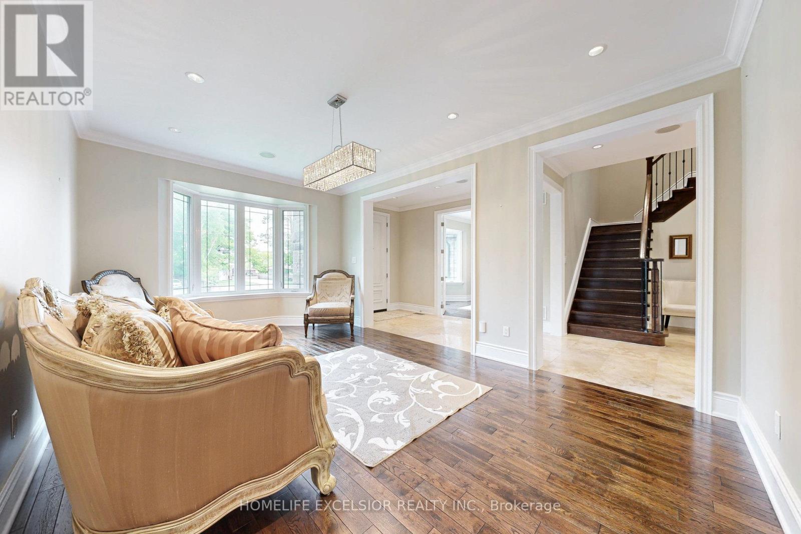 238 Sand Road, East Gwillimbury (Holland Landing), Ontario  L9N 1K1 - Photo 6 - N12208510