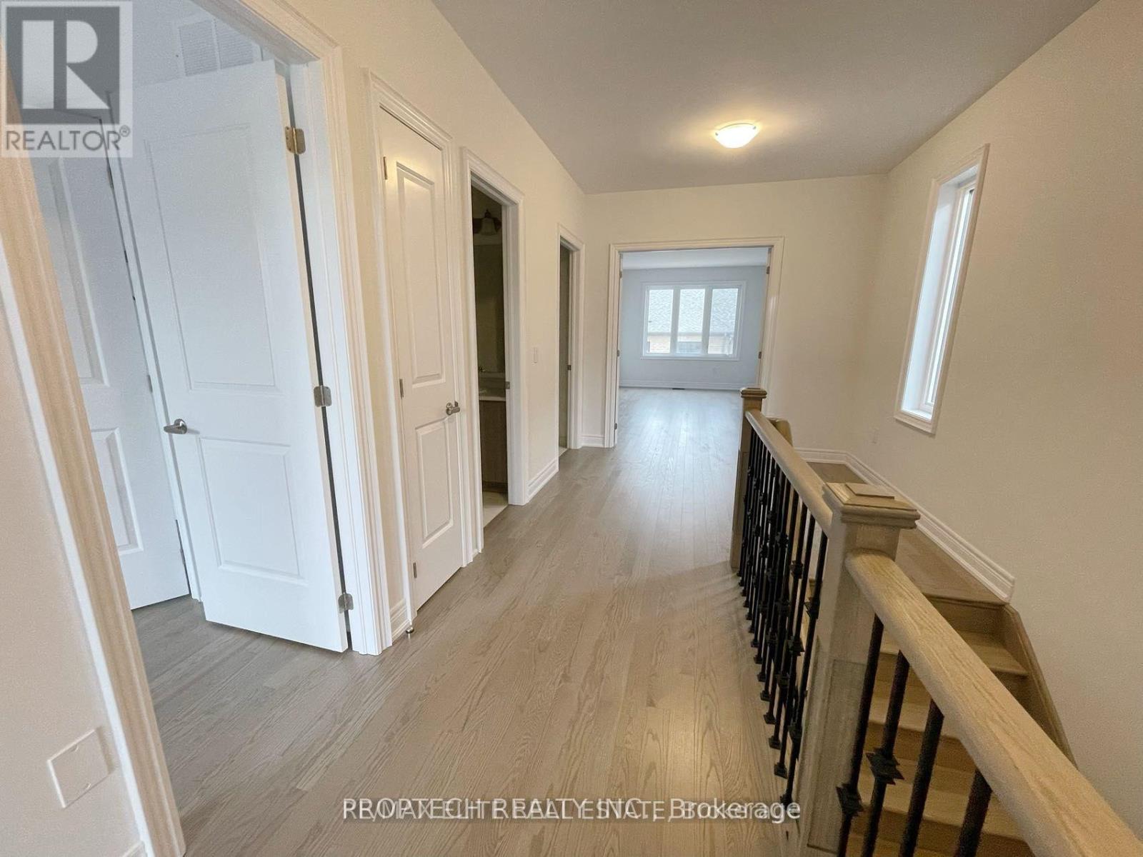 101 Tempel Street, Richmond Hill, Ontario  L4E 1K7 - Photo 8 - N12208516