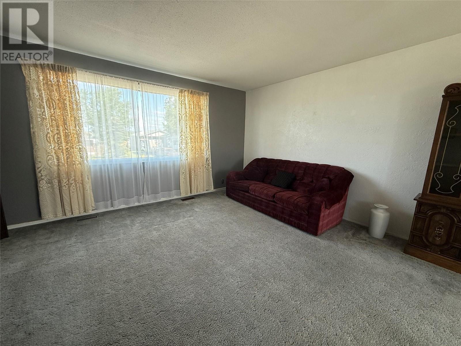 1121 121 Avenue, Dawson Creek, British Columbia  V1G 3K7 - Photo 3 - 10351491