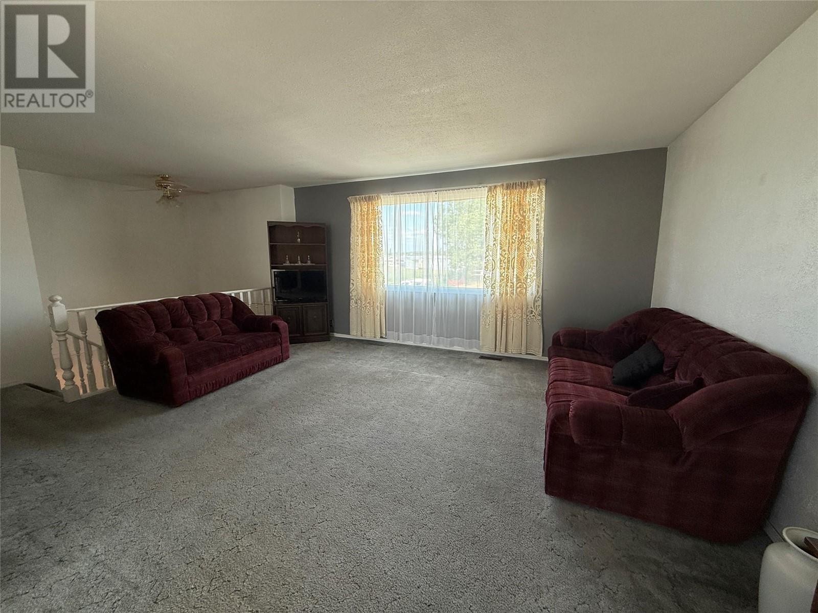 1121 121 Avenue, Dawson Creek, British Columbia  V1G 3K7 - Photo 2 - 10351491
