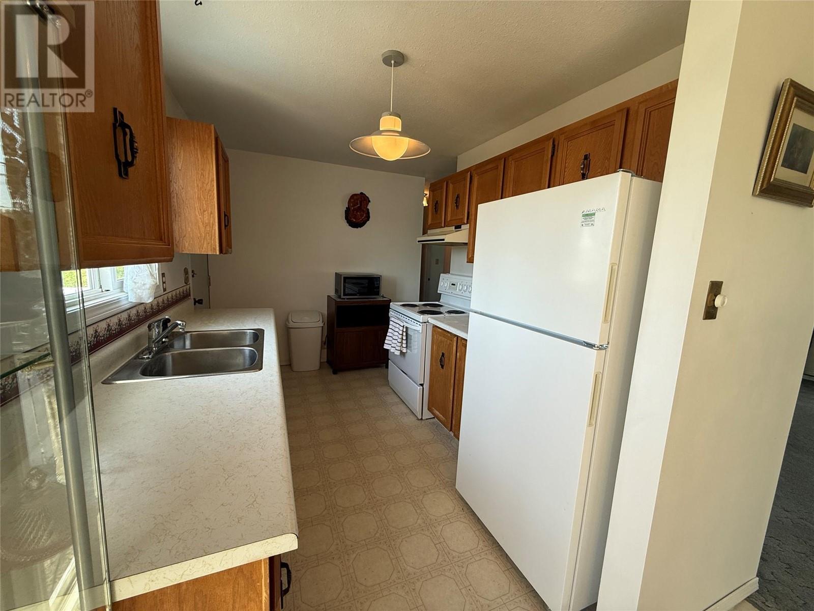 1121 121 Avenue, Dawson Creek, British Columbia  V1G 3K7 - Photo 5 - 10351491