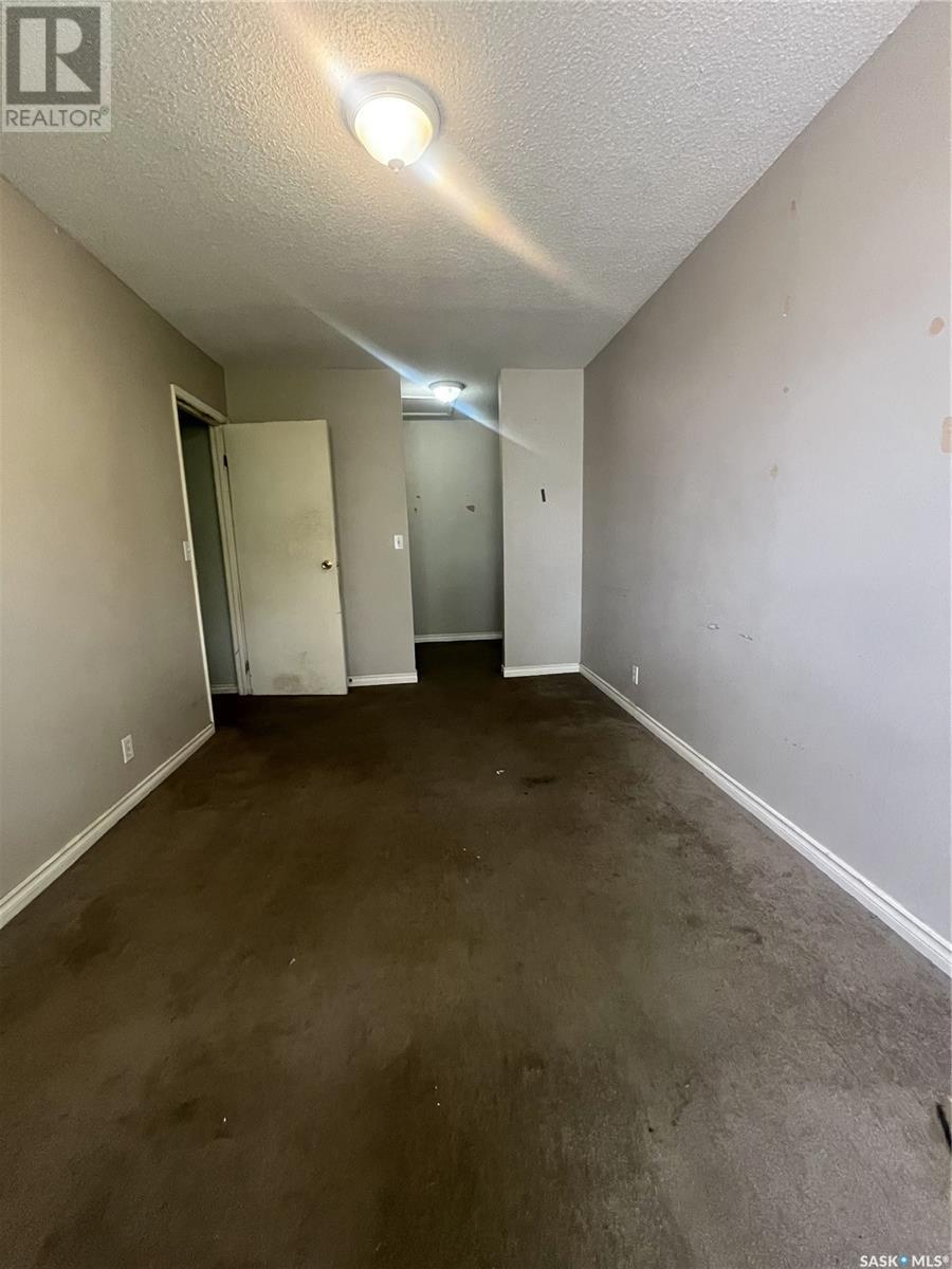 4178 Castle Road, Regina, Saskatchewan  S4S 6A4 - Photo 6 - SK008943