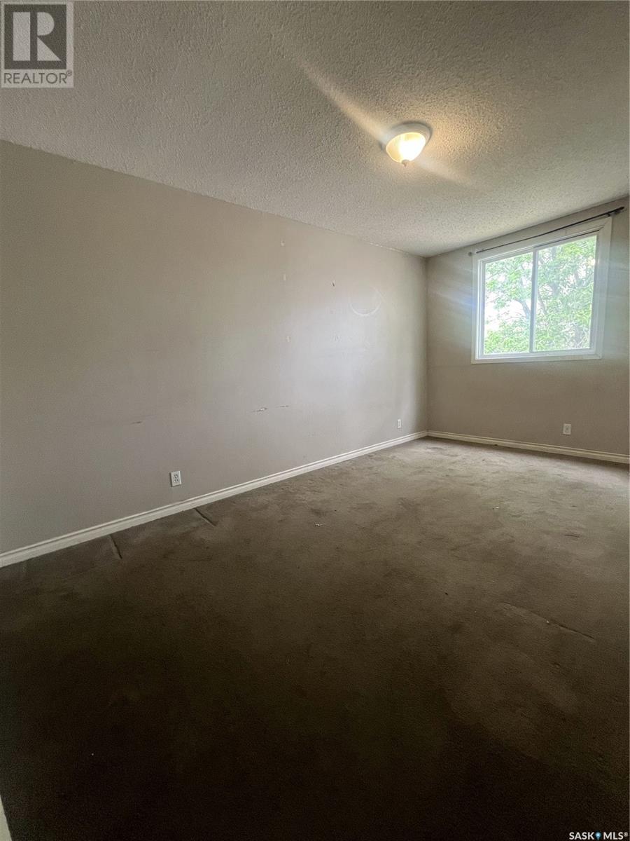 4178 Castle Road, Regina, Saskatchewan  S4S 6A4 - Photo 7 - SK008943