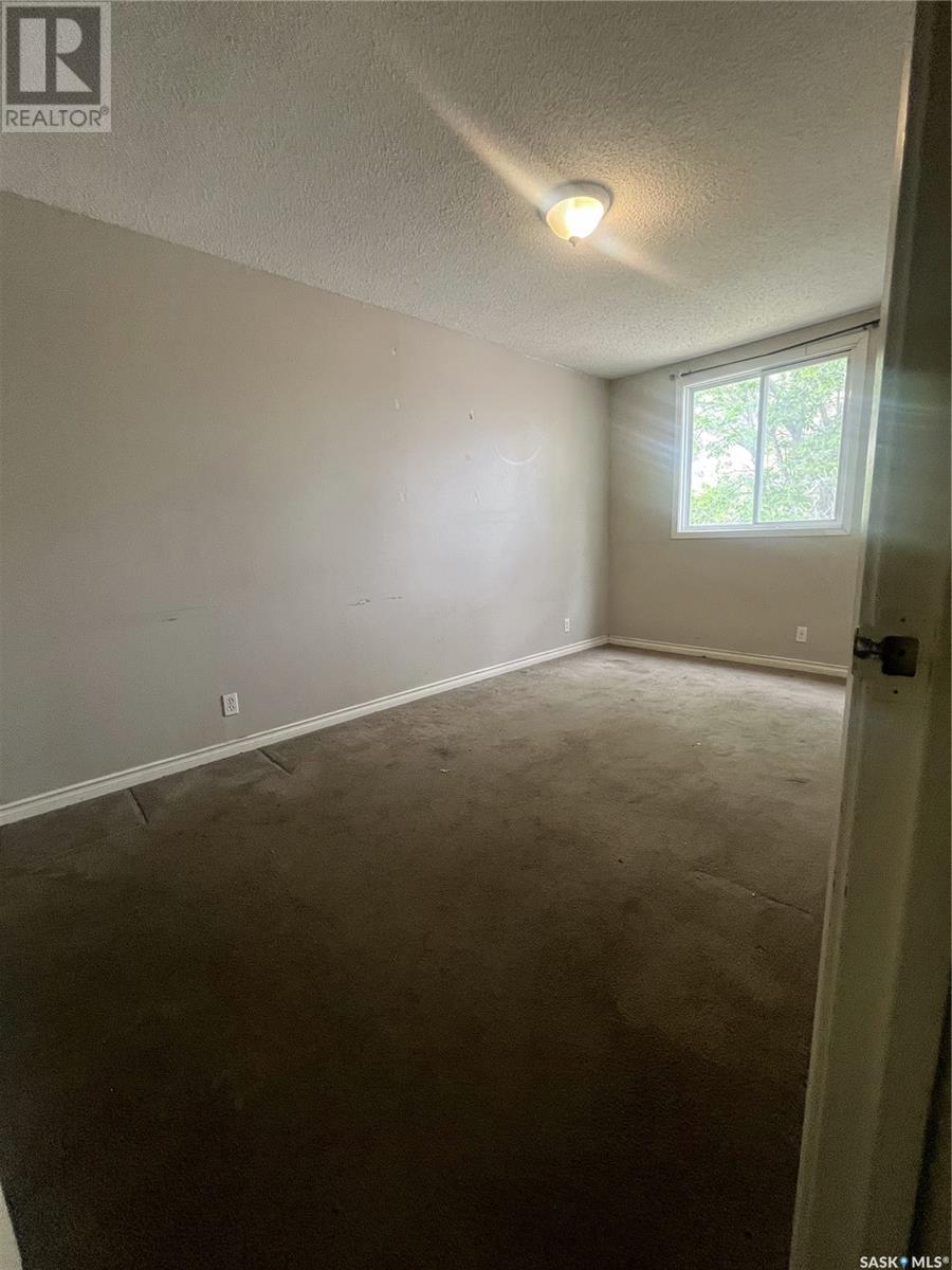 4178 Castle Road, Regina, Saskatchewan  S4S 6A4 - Photo 8 - SK008943