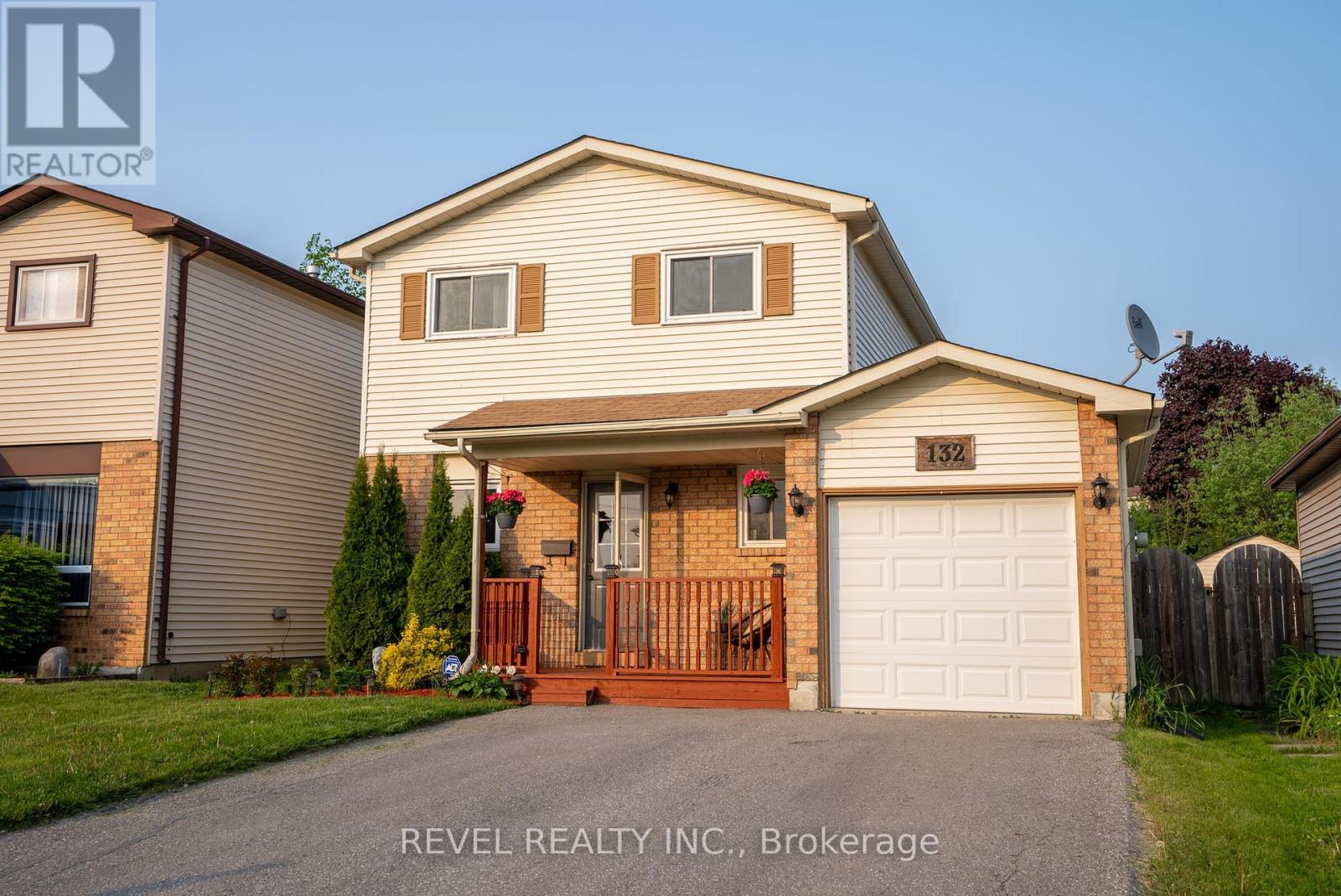 132 Peacock Boulevard, Port Hope, Ontario  L1A 4G2 - Photo 1 - X12208509