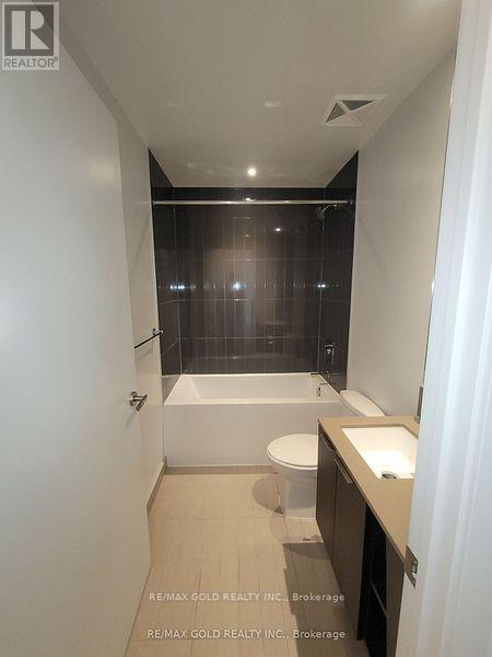 1804 - 3900 Confederation Parkway, Mississauga, Ontario  L5B 0M3 - Photo 11 - W12208254