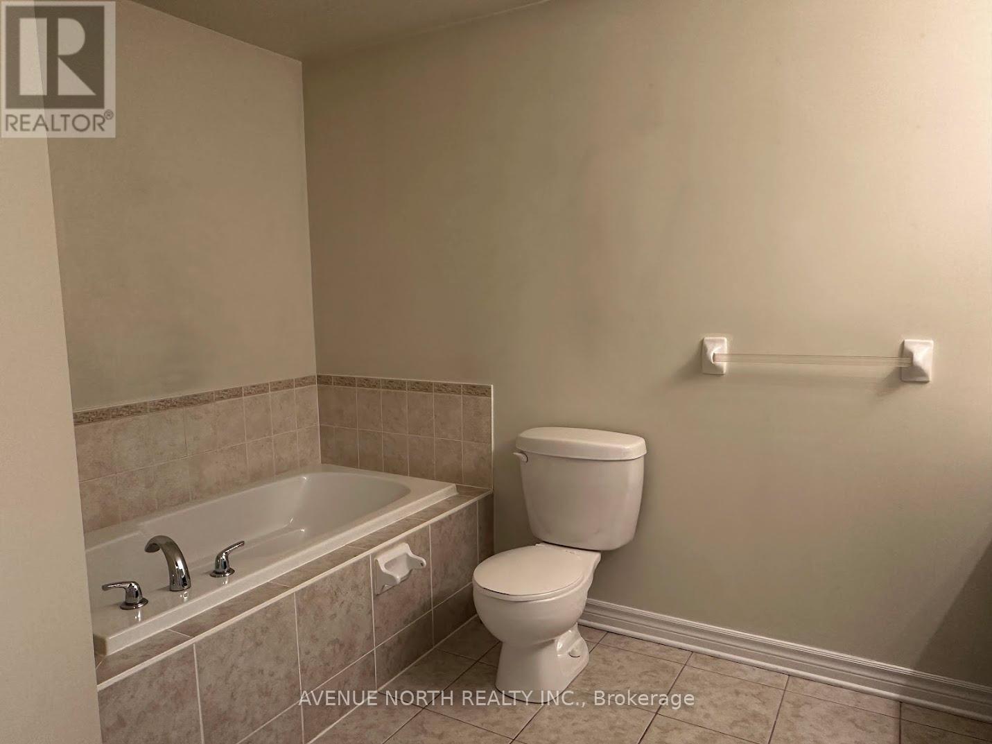 238 Tewsley Drive, Ottawa, Ontario  K1V 0Y6 - Photo 12 - X12132366