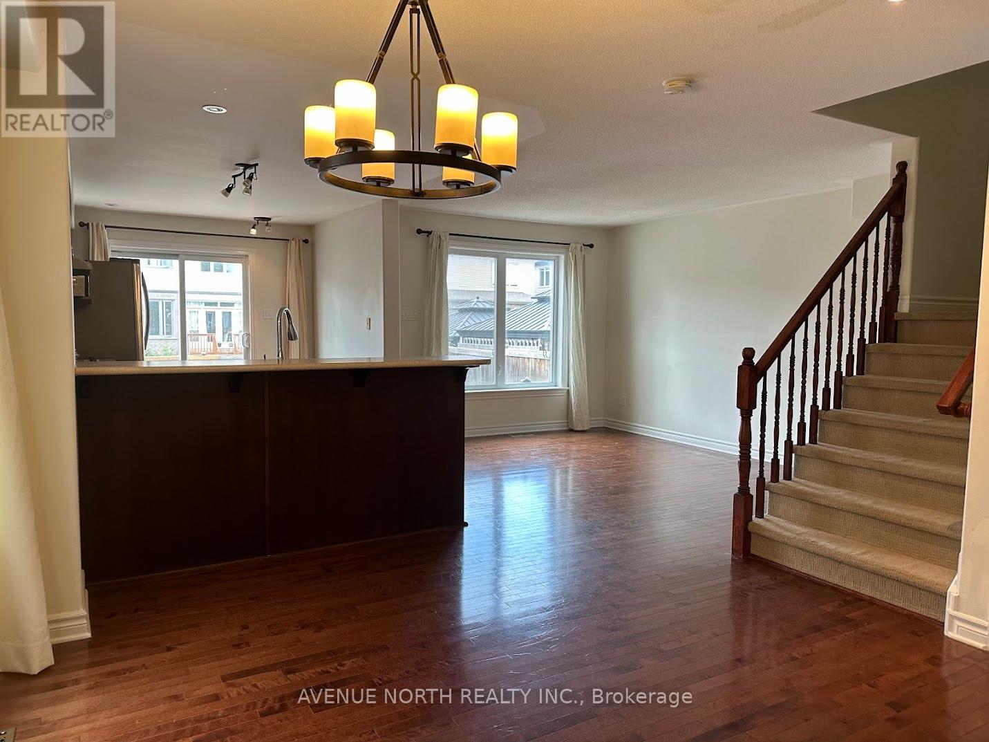 238 Tewsley Drive, Ottawa, Ontario  K1V 0Y6 - Photo 9 - X12132366