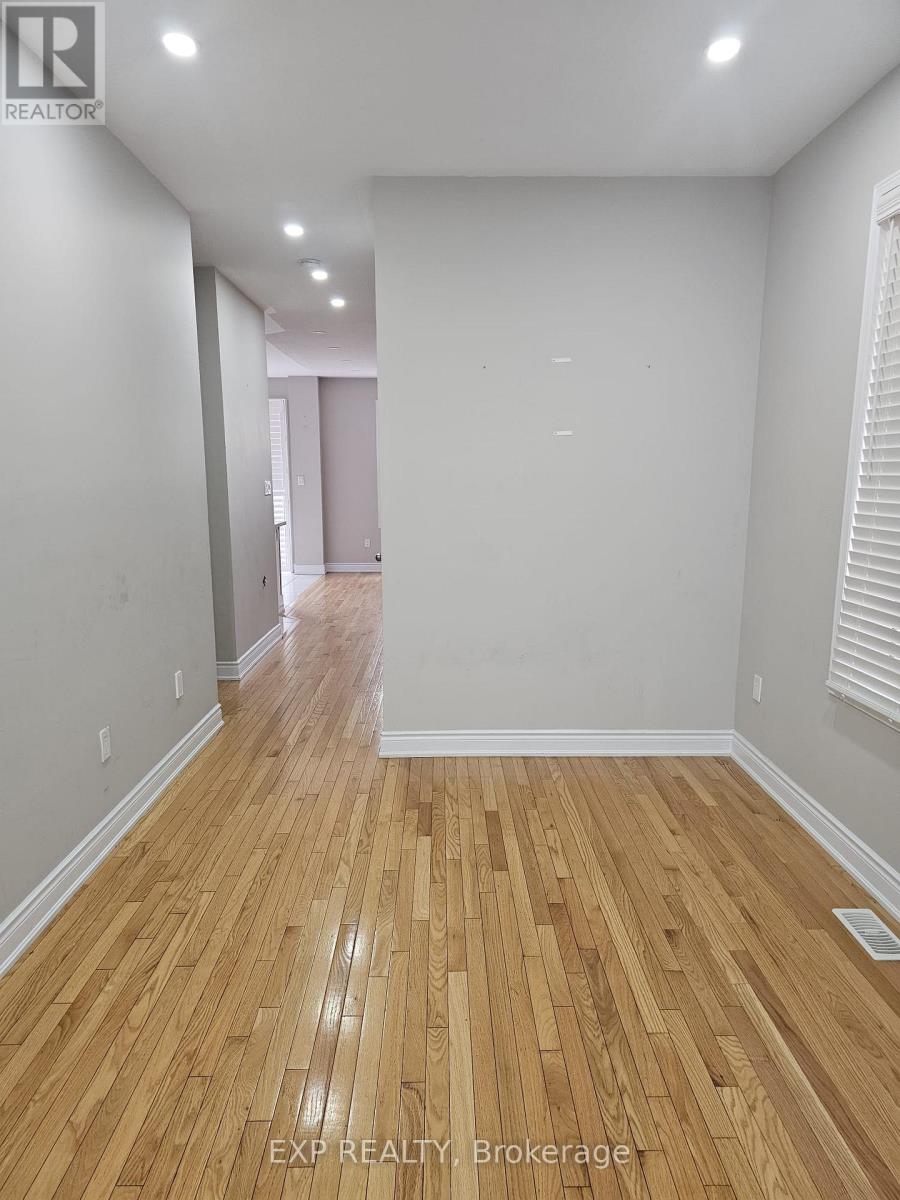 25 Pentonville Road, Brampton (Sandringham-Wellington), Ontario  L6R 3R9 - Photo 3 - W12207876