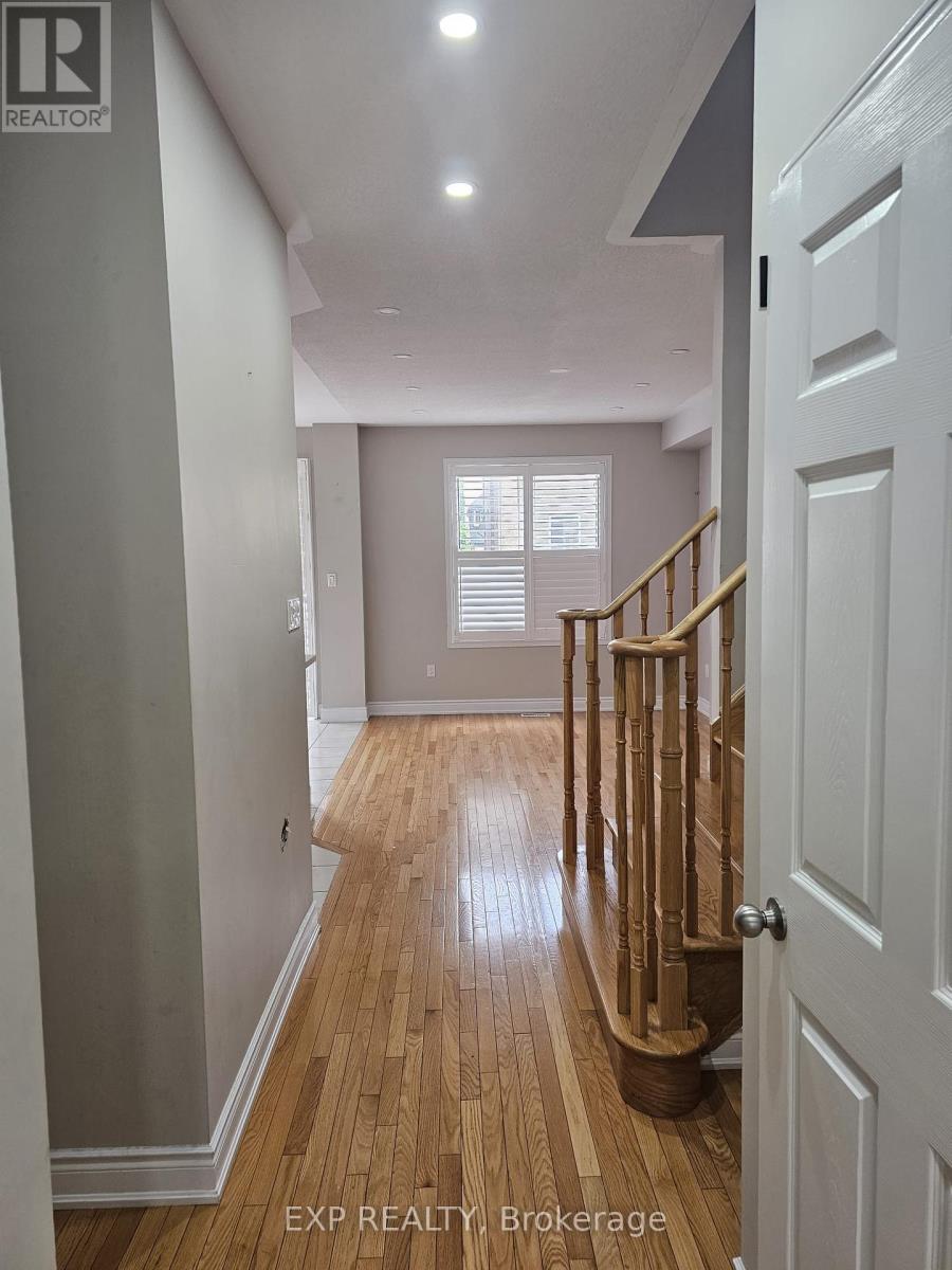25 Pentonville Road, Brampton (Sandringham-Wellington), Ontario  L6R 3R9 - Photo 4 - W12207876