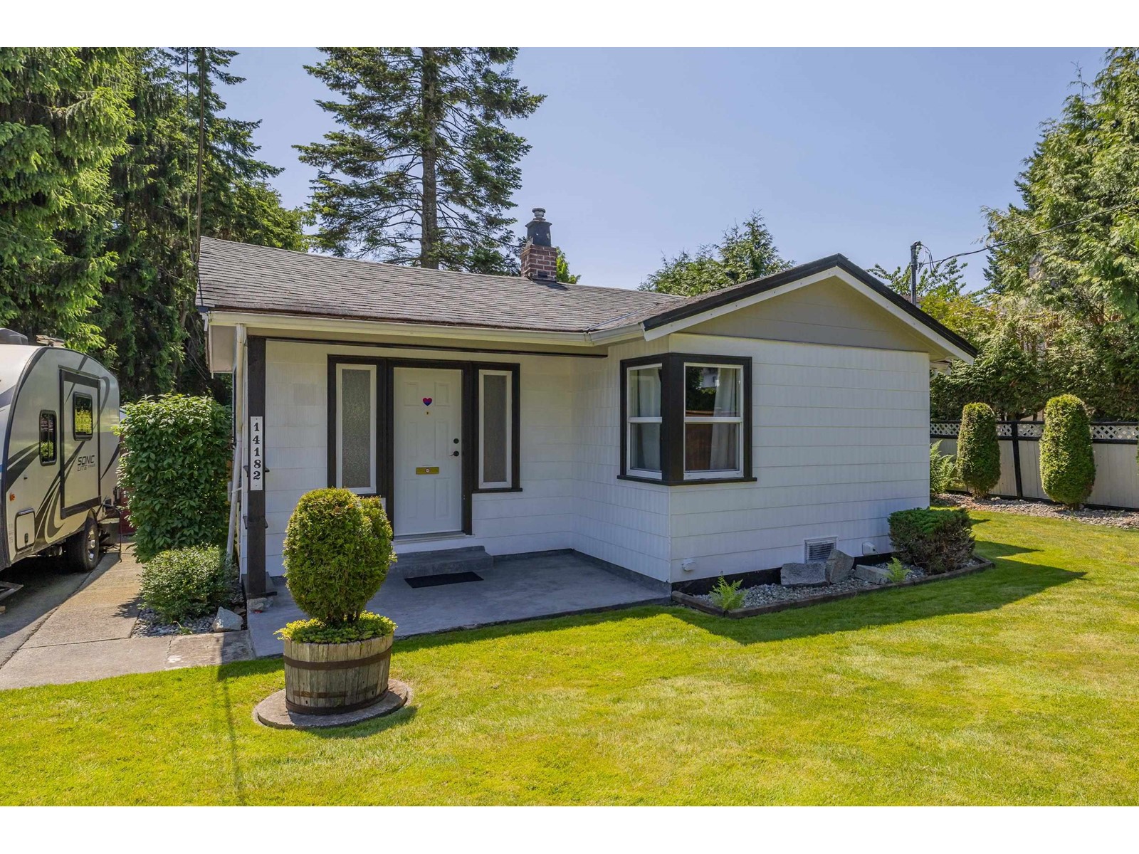 14182 North Bluff Road, White Rock, British Columbia  V4B 3C4 - Photo 3 - R3012723