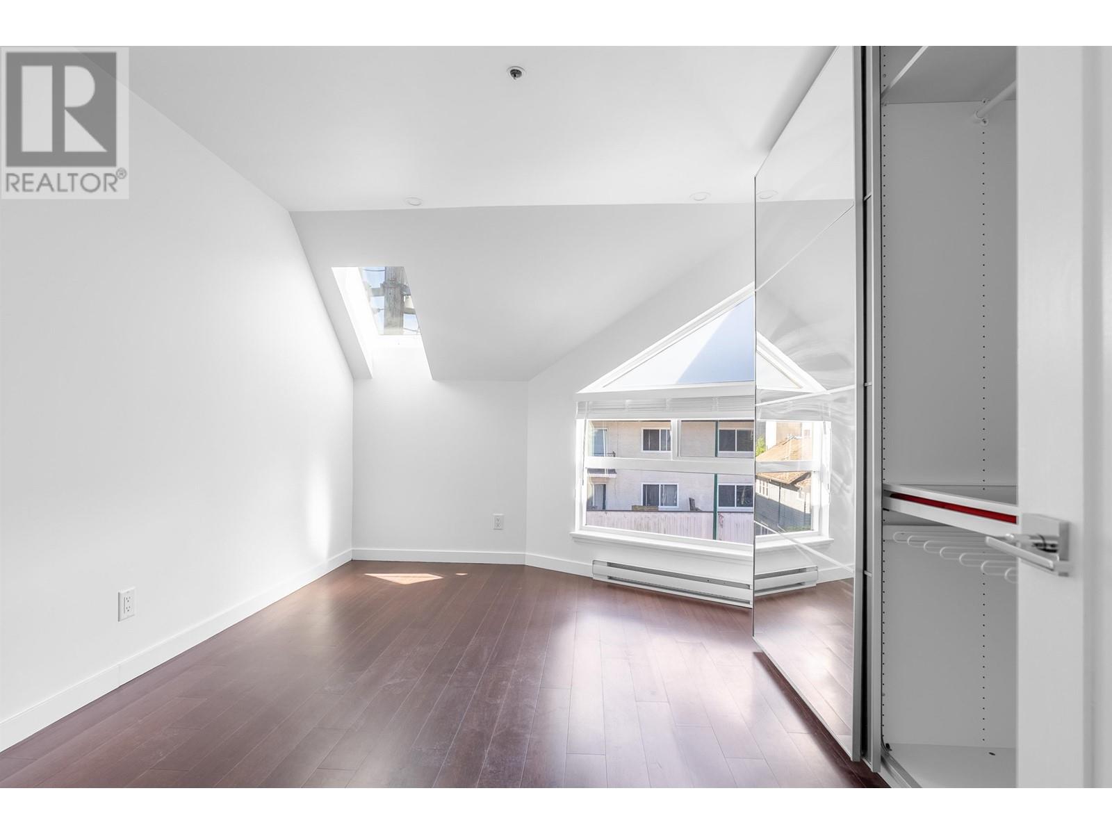 E 733 W 16th Avenue, Vancouver, British Columbia  V5Z 1S8 - Photo 12 - R3013428