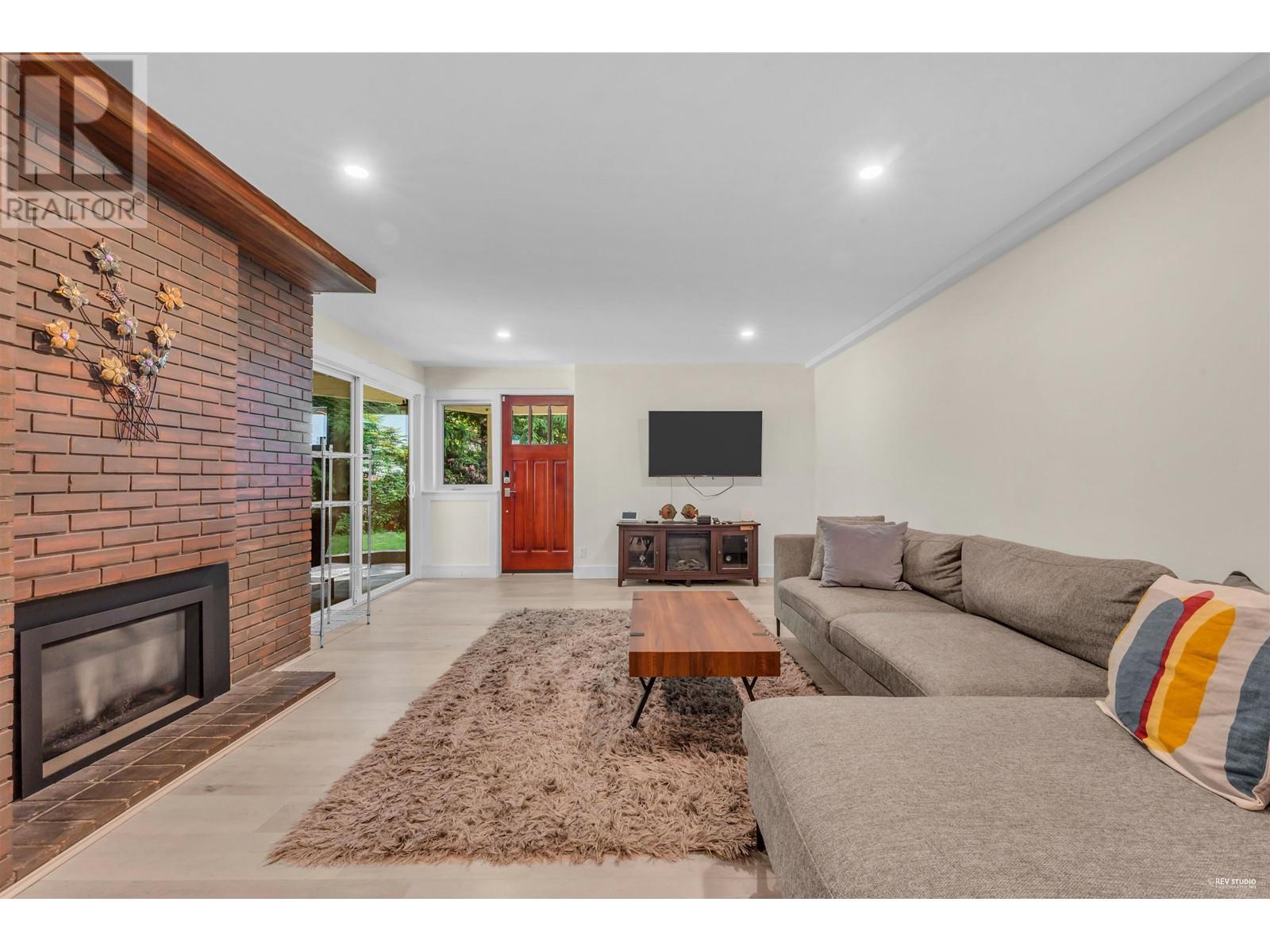 4875 Skyline Drive, North Vancouver, British Columbia  V7R 3J2 - Photo 12 - R3013435