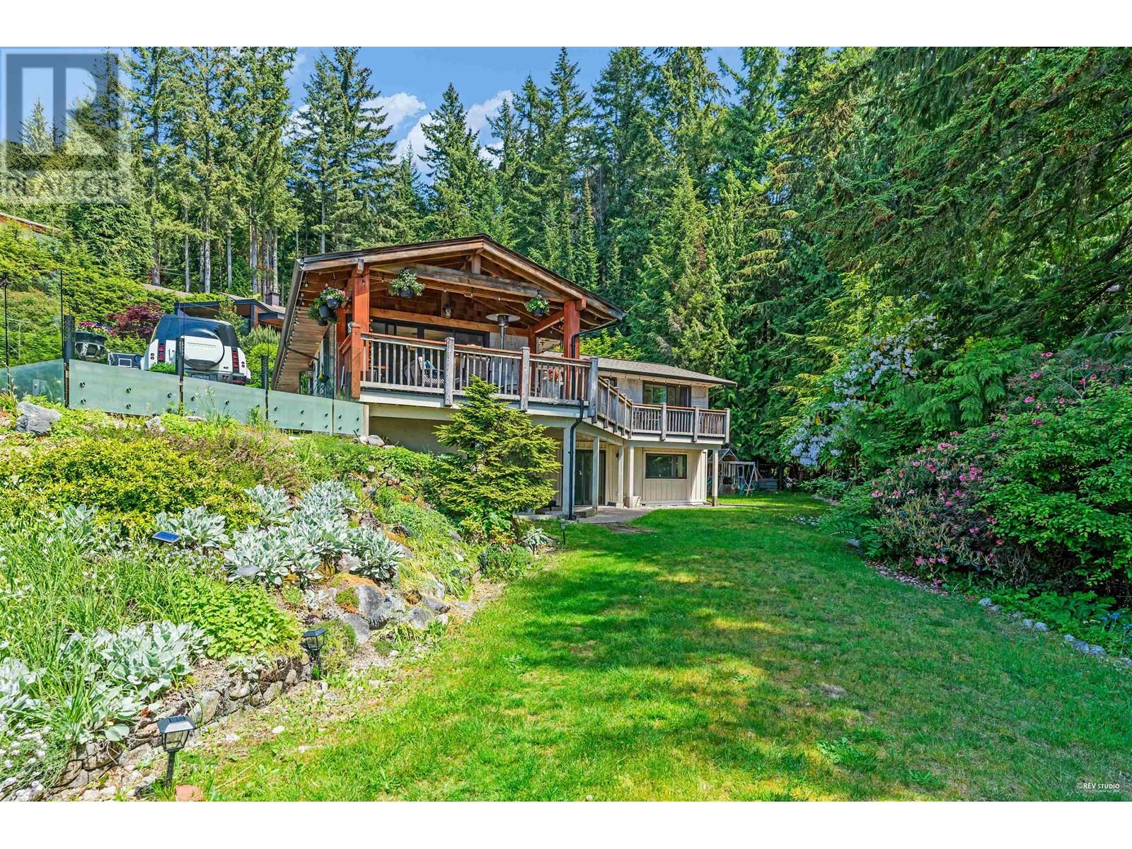 4875 Skyline Drive, North Vancouver, British Columbia  V7R 3J2 - Photo 3 - R3013435