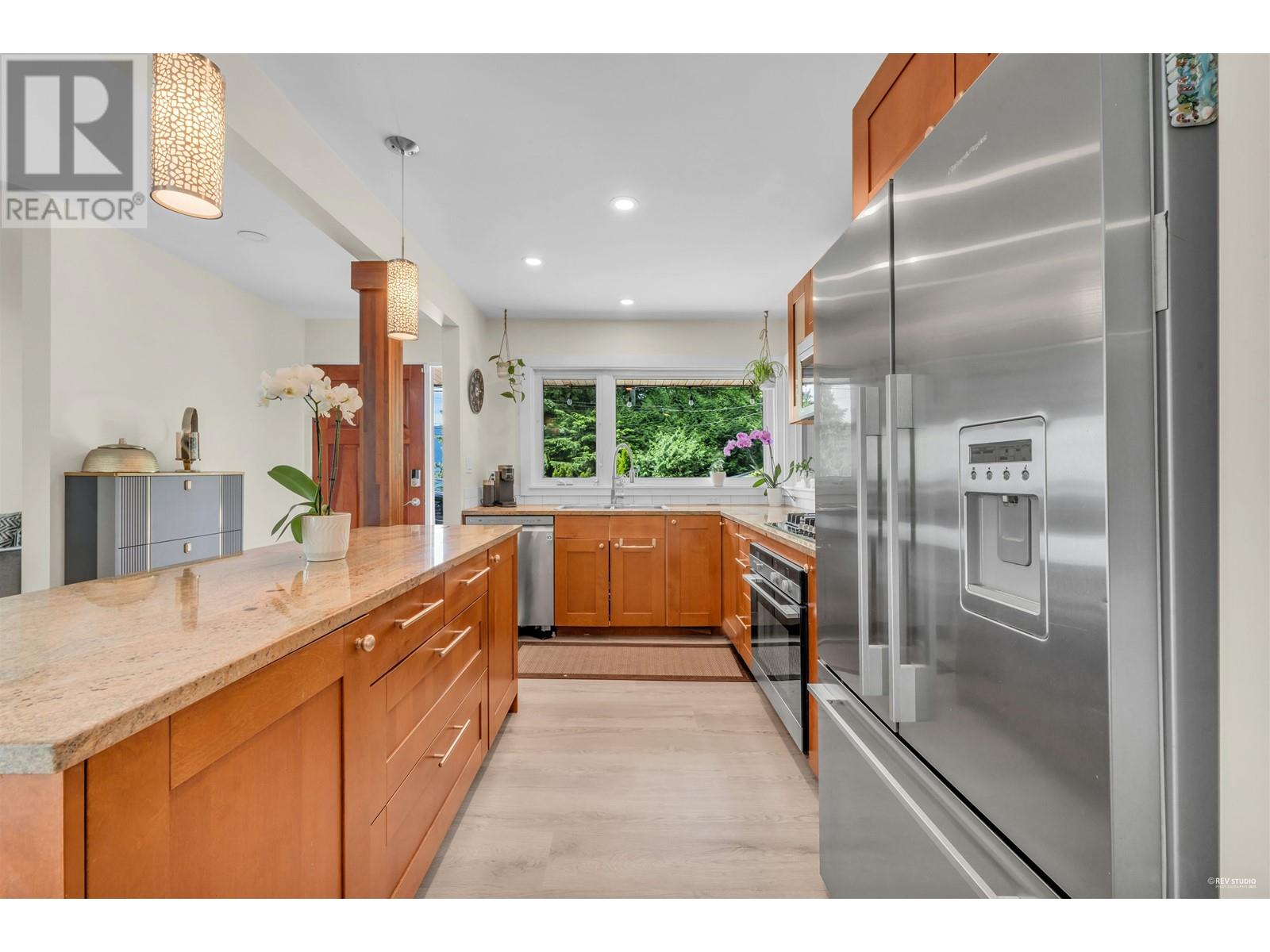 4875 Skyline Drive, North Vancouver, British Columbia  V7R 3J2 - Photo 32 - R3013435