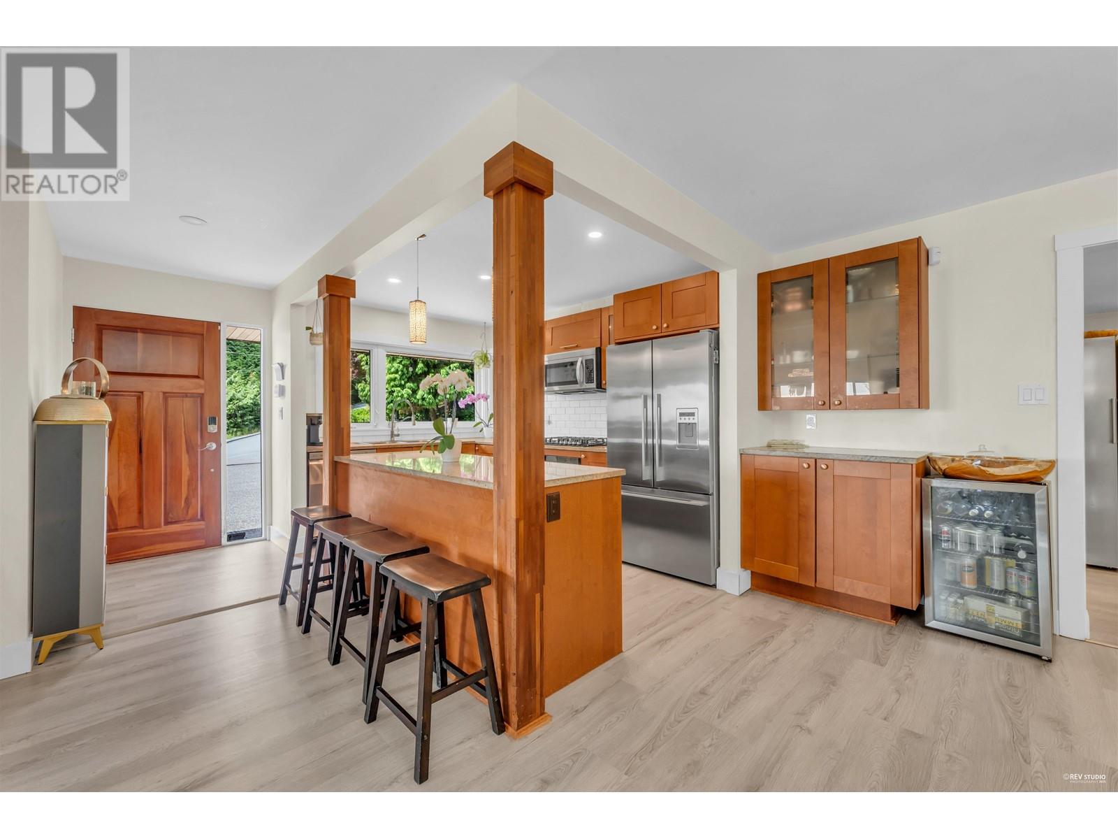 4875 Skyline Drive, North Vancouver, British Columbia  V7R 3J2 - Photo 5 - R3013435
