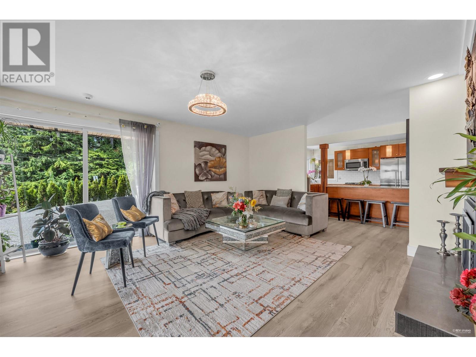 4875 Skyline Drive, North Vancouver, British Columbia  V7R 3J2 - Photo 8 - R3013435