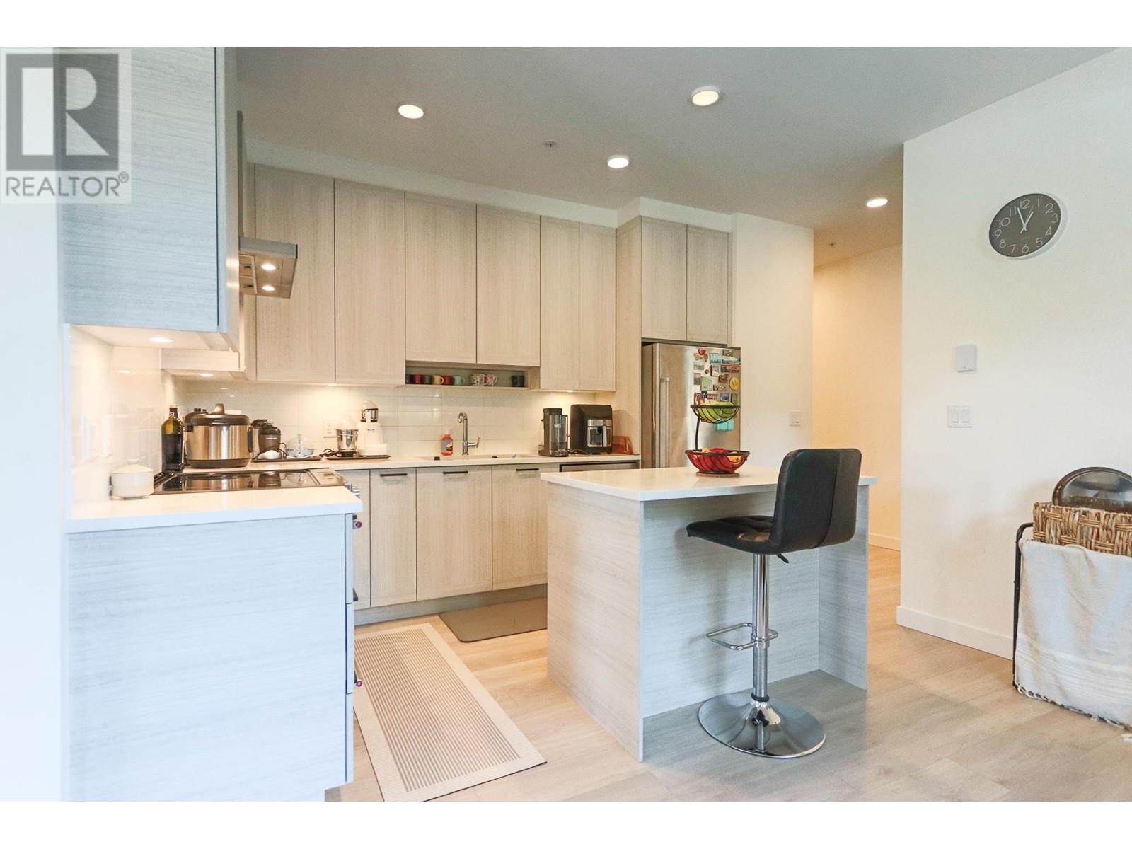 111 7169 14 Avenue, Burnaby, British Columbia  V3N 0H6 - Photo 1 - R3013427