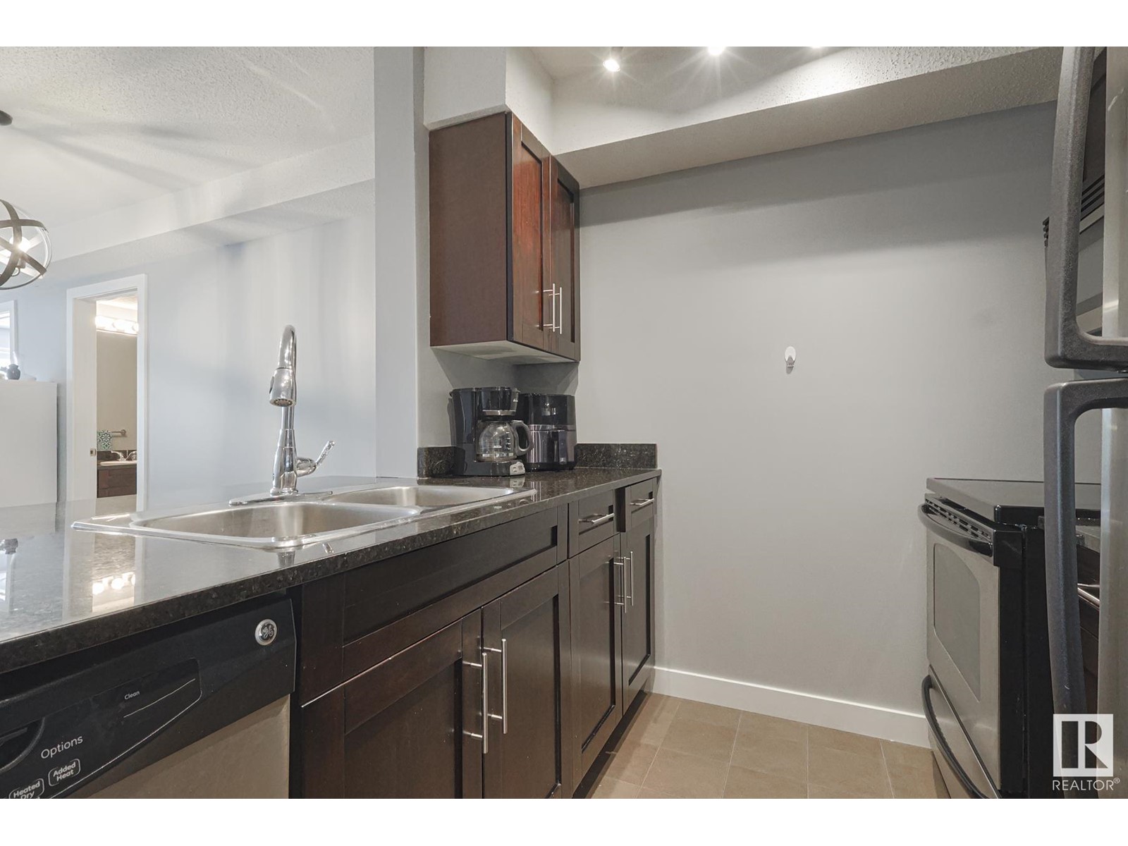 #110 11804 22 Av Sw, Edmonton, Alberta  T6W 2A2 - Photo 4 - E4441414