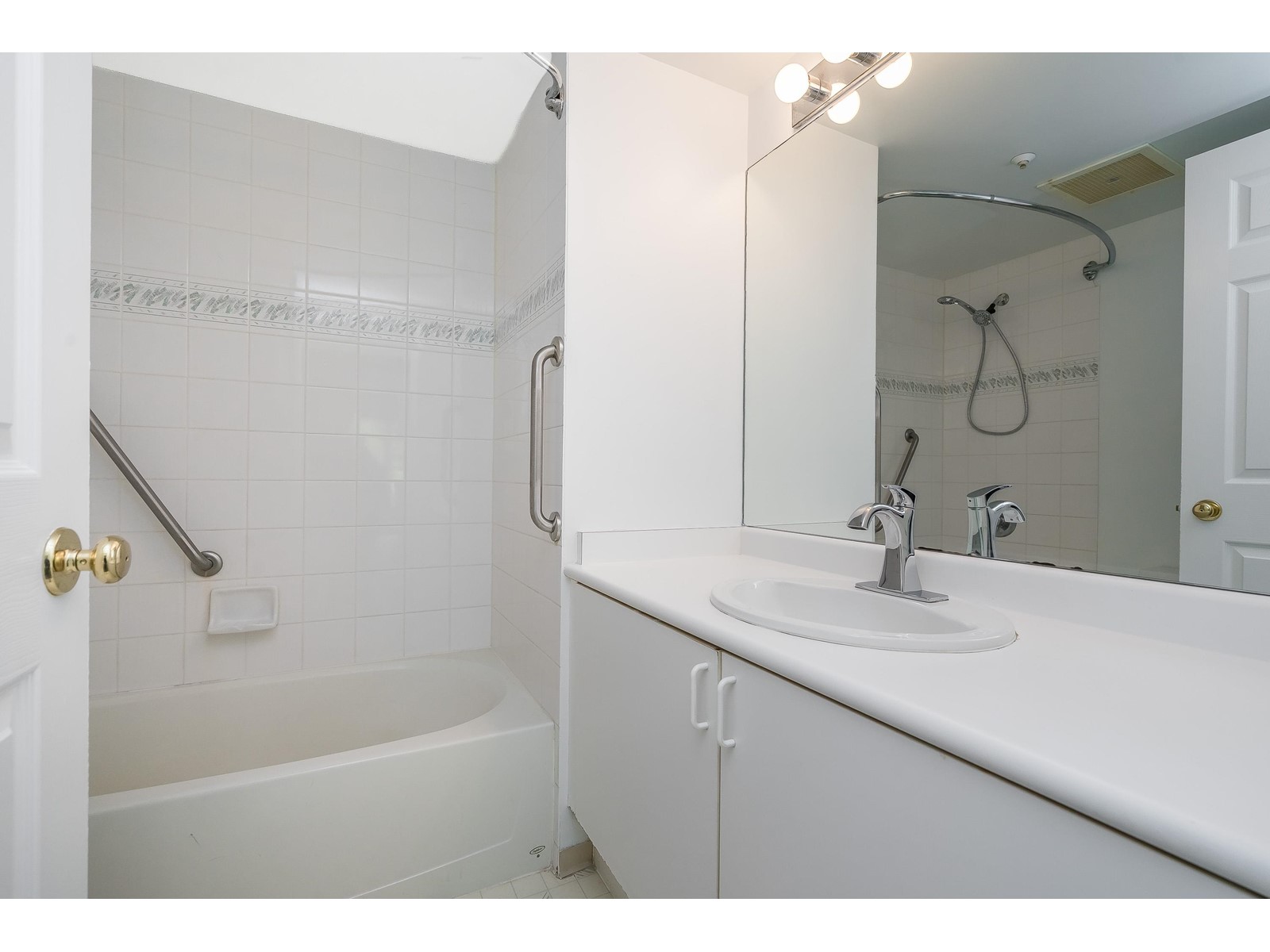 B204 9866 Whalley Boulevard, Surrey, British Columbia  V3T 5S8 - Photo 32 - R3013170