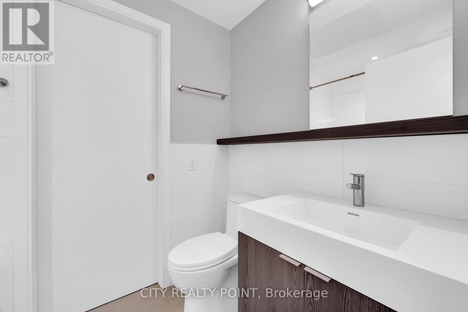 214 - 664 Spadina Avenue, Toronto, Ontario  M5S 2H7 - Photo 11 - C12208530
