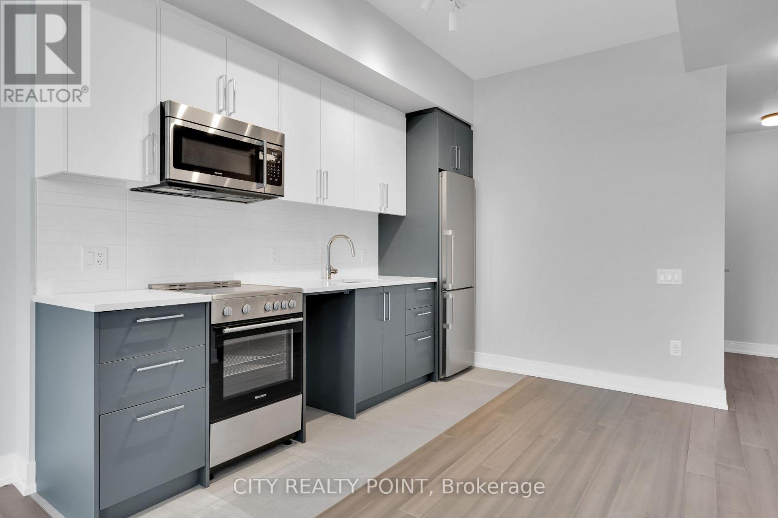 214 - 664 Spadina Avenue, Toronto, Ontario  M5S 2H7 - Photo 2 - C12208530