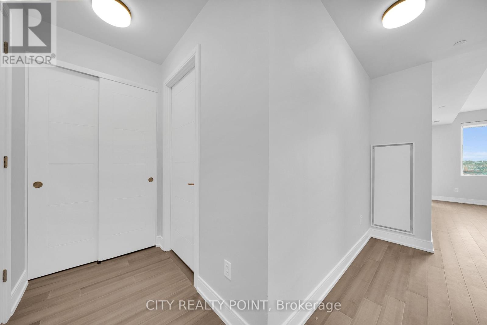 214 - 664 Spadina Avenue, Toronto, Ontario  M5S 2H7 - Photo 4 - C12208530