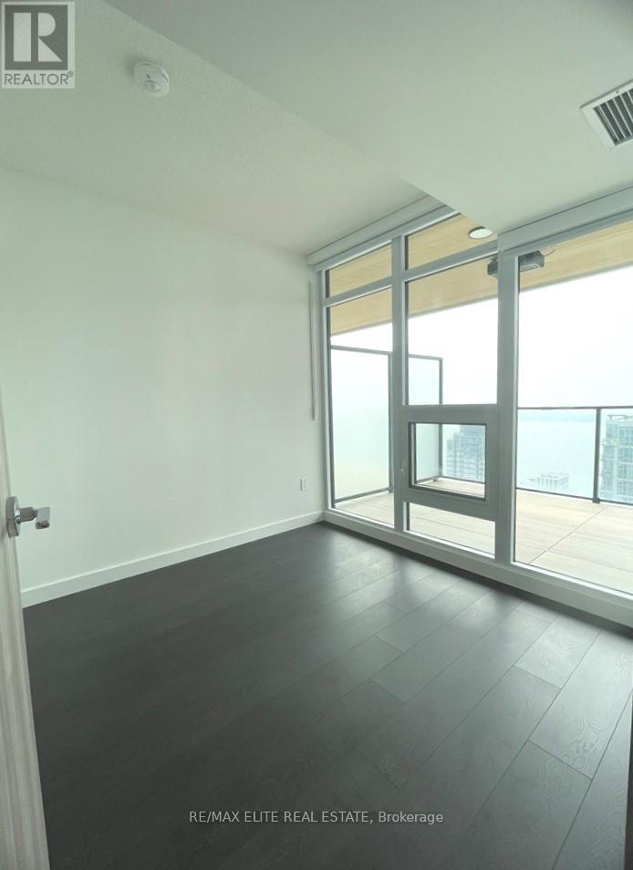 4509 - 1 Concord Cityplace Way, Toronto, Ontario  M5V 0X3 - Photo 8 - C12208563