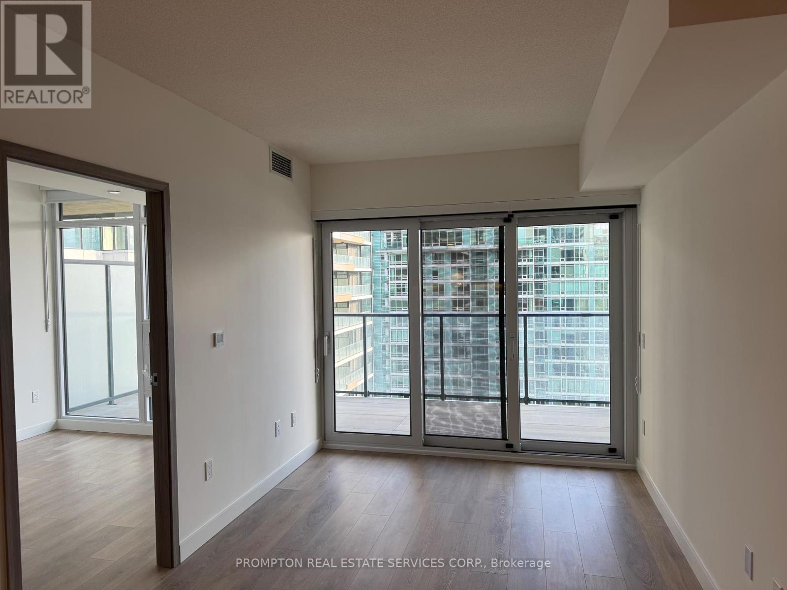 3008 - 3 Concord Cityplace Way, Toronto, Ontario  M5V 0X4 - Photo 8 - C12208565