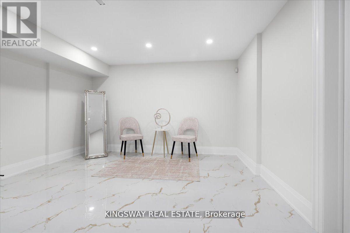 265 Wycliffe Avenue, Vaughan, Ontario  L4L 3N7 - Photo 23 - N12208523