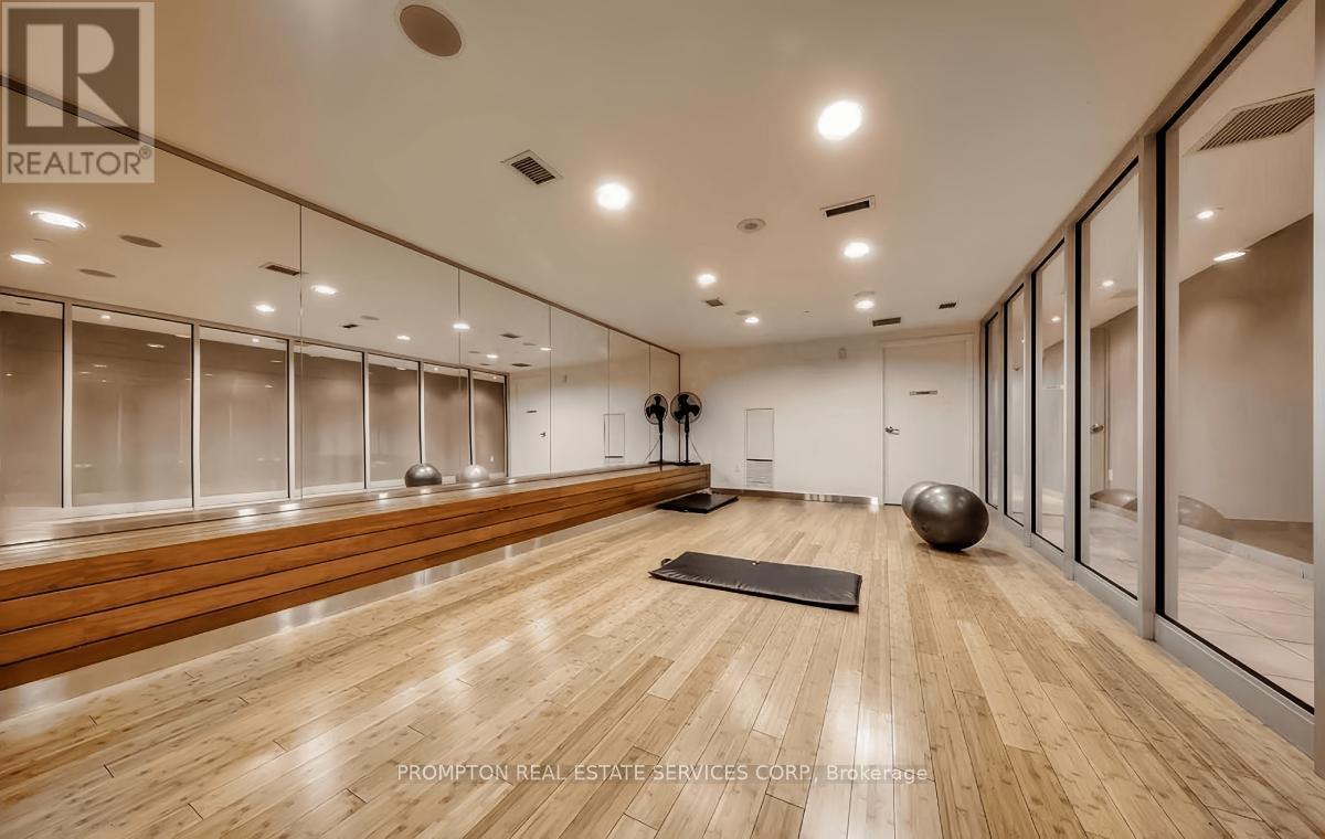 625 - 21 Iceboat Terrace, Toronto, Ontario  M5V 4A9 - Photo 16 - C12189029