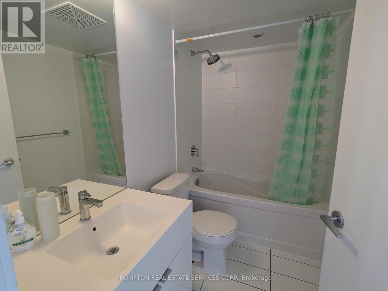 625 - 21 Iceboat Terrace, Toronto, Ontario  M5V 4A9 - Photo 8 - C12189029