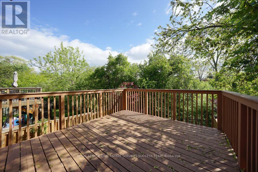 1110 Edgehill Place, Oakville, Ontario  L6M 2E6 - Photo 22 - W12208525