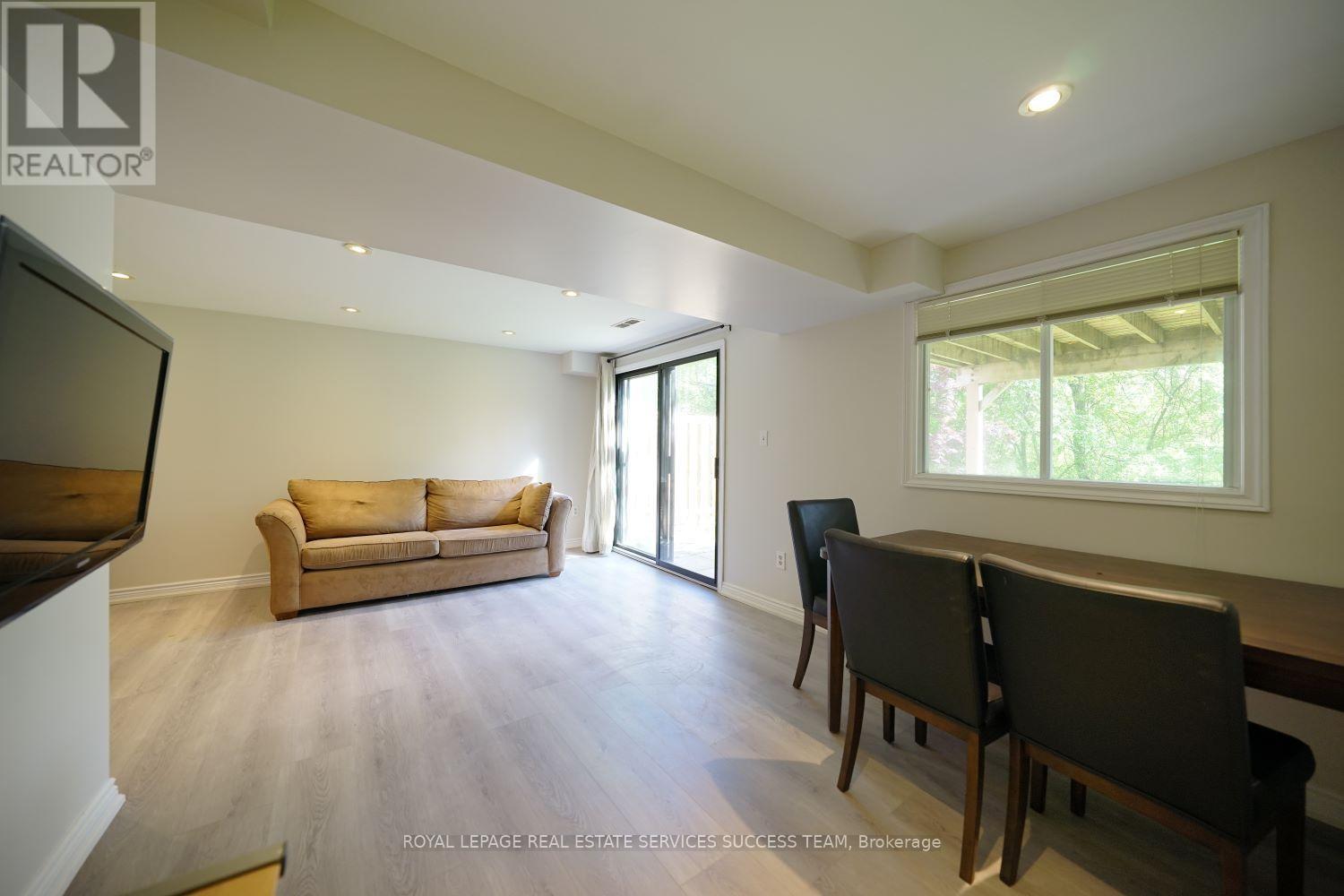 1110 Edgehill Place, Oakville, Ontario  L6M 2E6 - Photo 26 - W12208525
