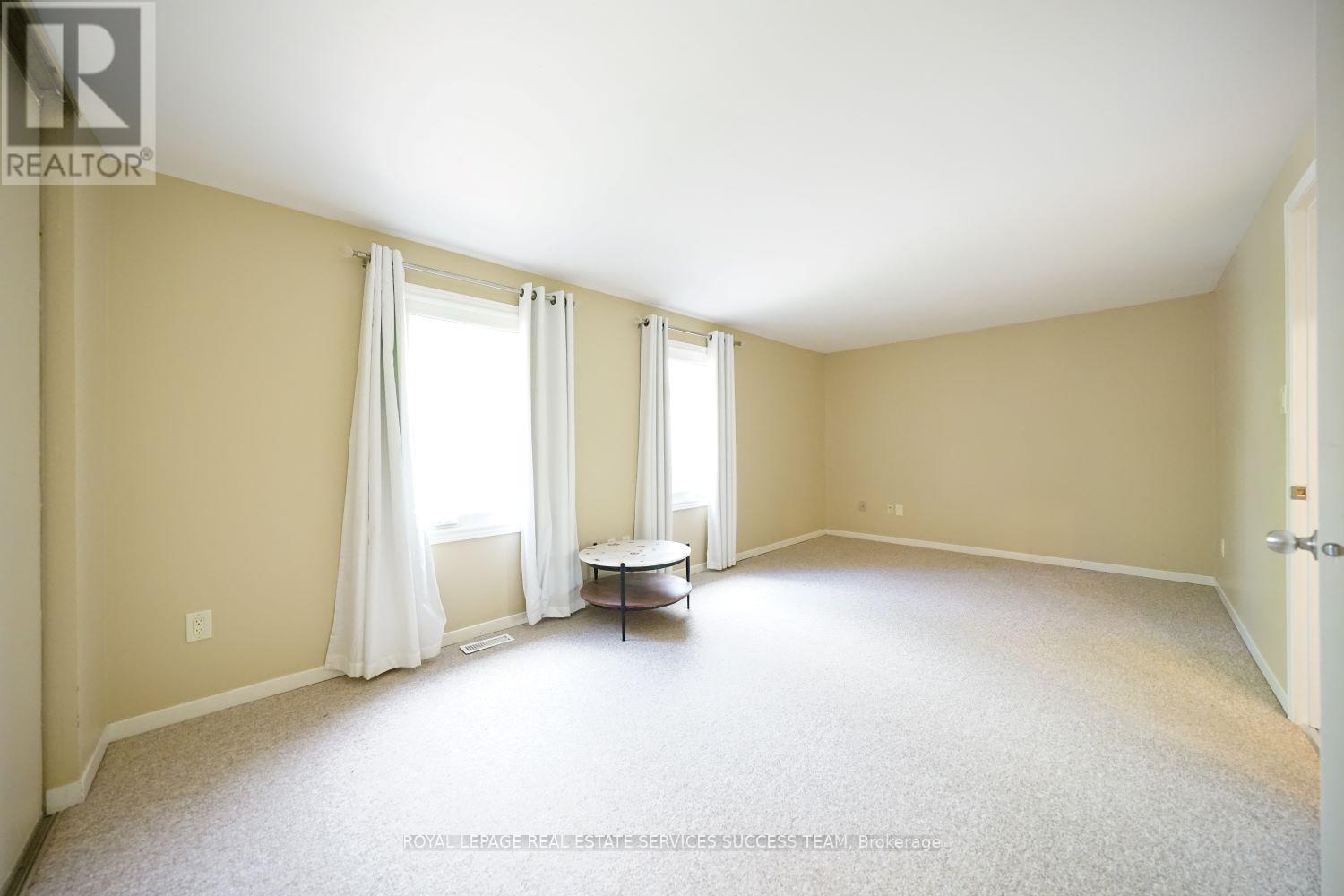 1110 Edgehill Place, Oakville, Ontario  L6M 2E6 - Photo 3 - W12208525