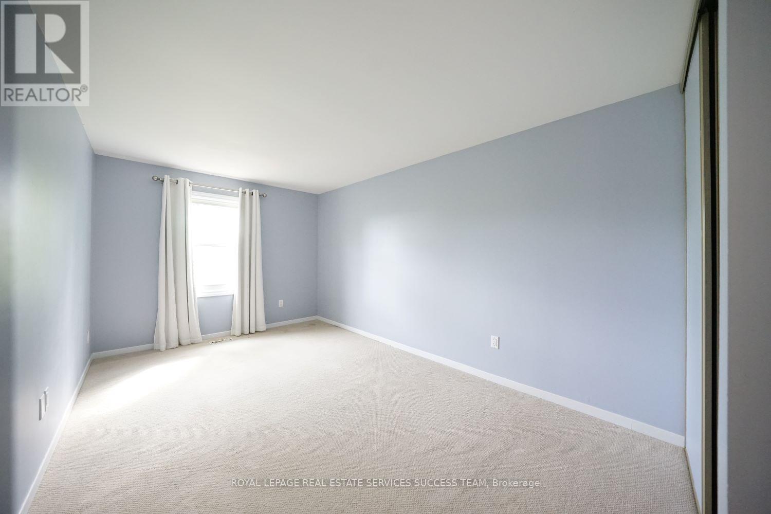 1110 Edgehill Place, Oakville, Ontario  L6M 2E6 - Photo 6 - W12208525