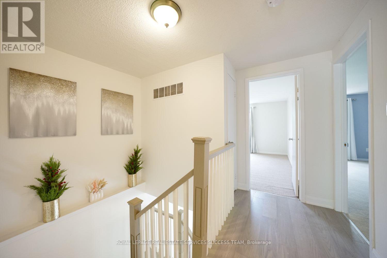 1110 Edgehill Place, Oakville, Ontario  L6M 2E6 - Photo 9 - W12208525