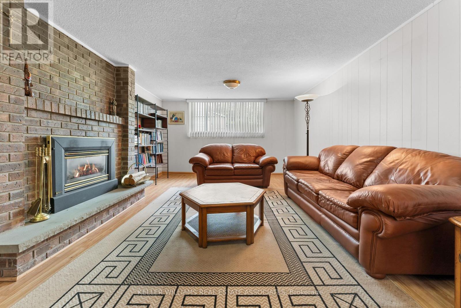 2437 Chilsworthy Avenue, Mississauga (Cooksville), Ontario  L5B 2R4 - Photo 11 - W12208537