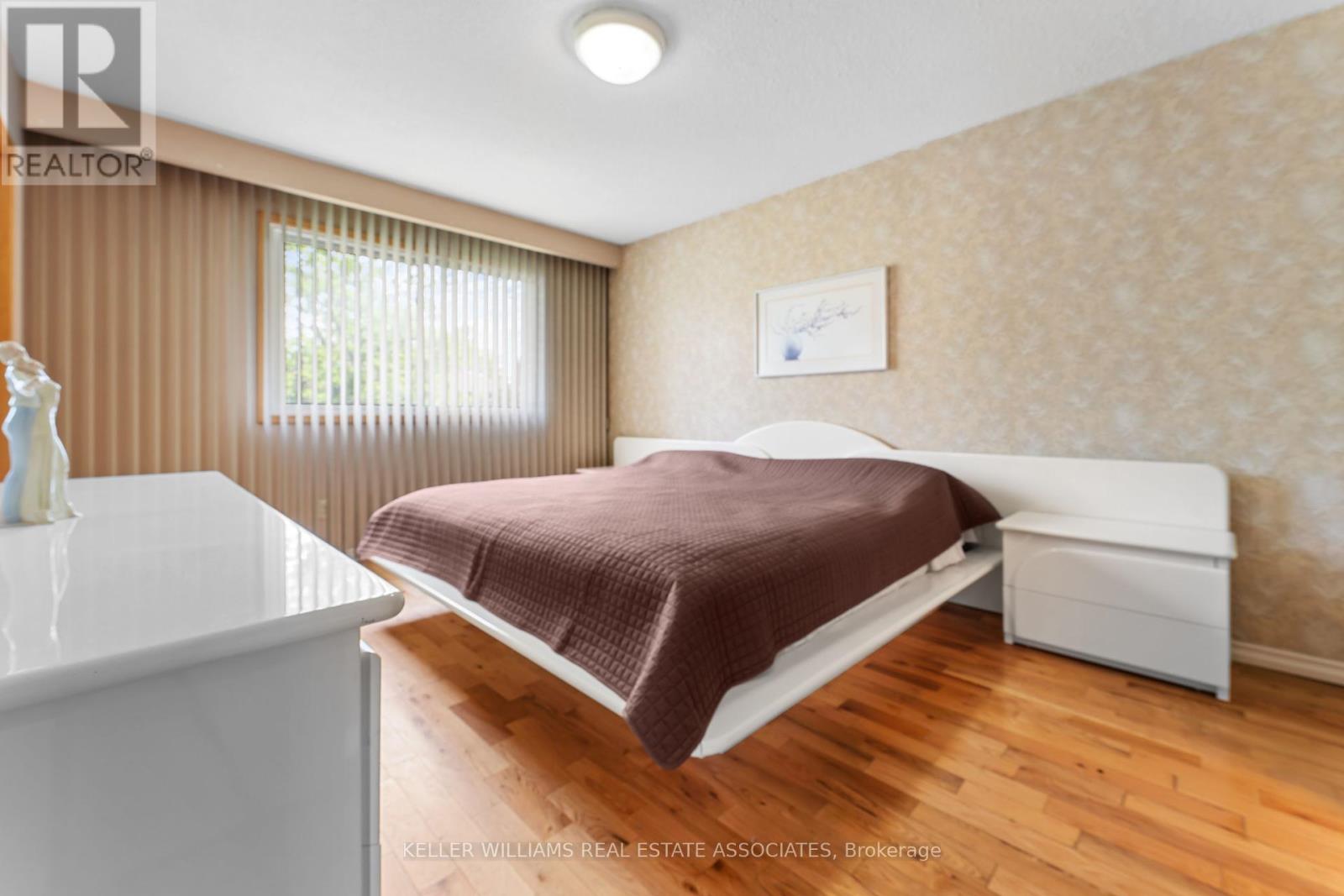 2437 Chilsworthy Avenue, Mississauga (Cooksville), Ontario  L5B 2R4 - Photo 14 - W12208537