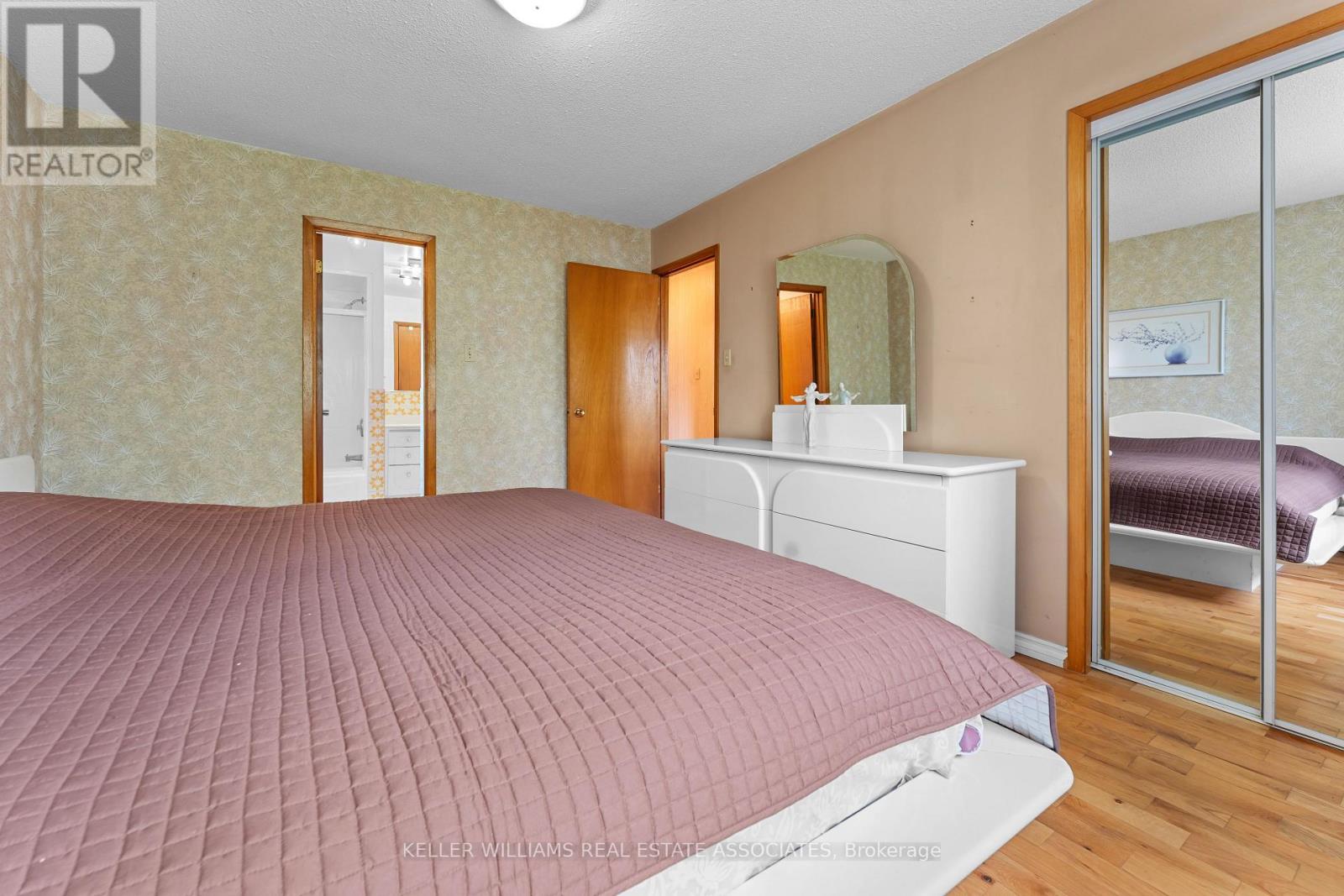 2437 Chilsworthy Avenue, Mississauga (Cooksville), Ontario  L5B 2R4 - Photo 15 - W12208537