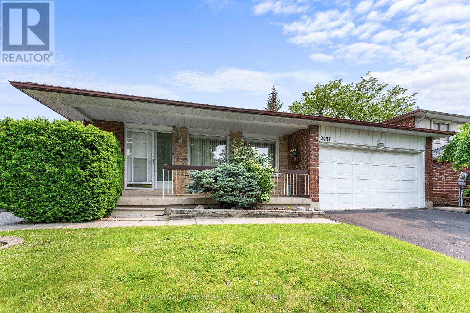 2437 Chilsworthy Avenue, Mississauga (Cooksville), Ontario  L5B 2R4 - Photo 2 - W12208537