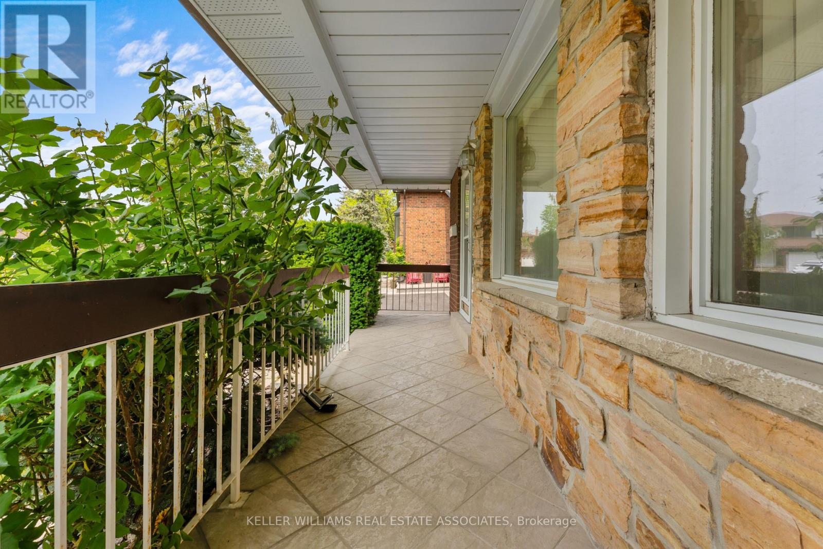 2437 Chilsworthy Avenue, Mississauga (Cooksville), Ontario  L5B 2R4 - Photo 24 - W12208537