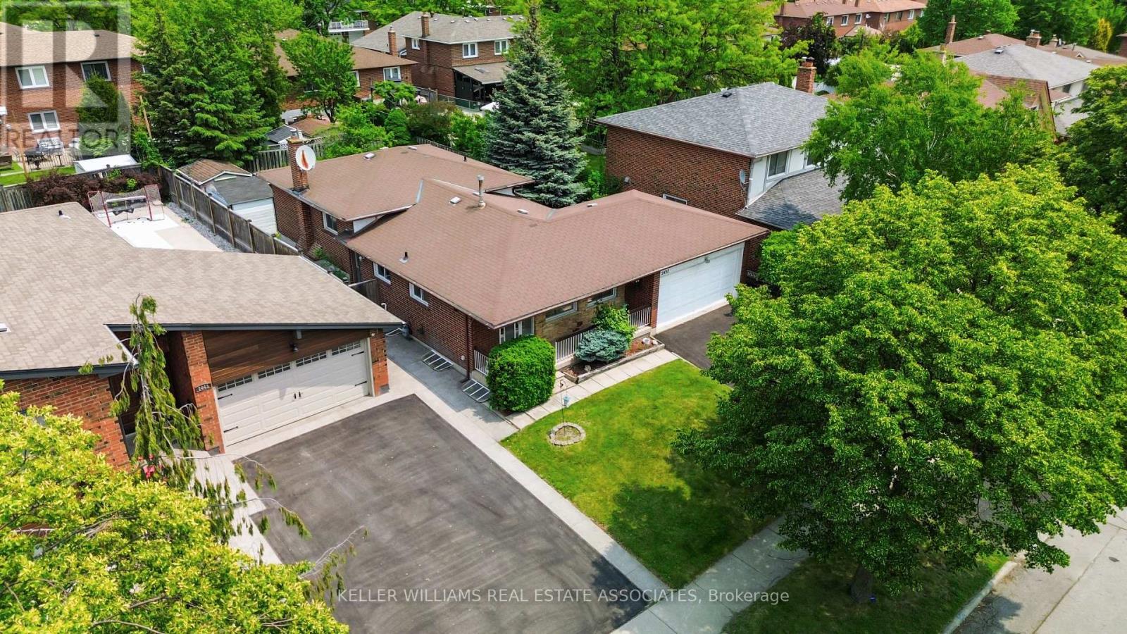 2437 Chilsworthy Avenue, Mississauga (Cooksville), Ontario  L5B 2R4 - Photo 28 - W12208537
